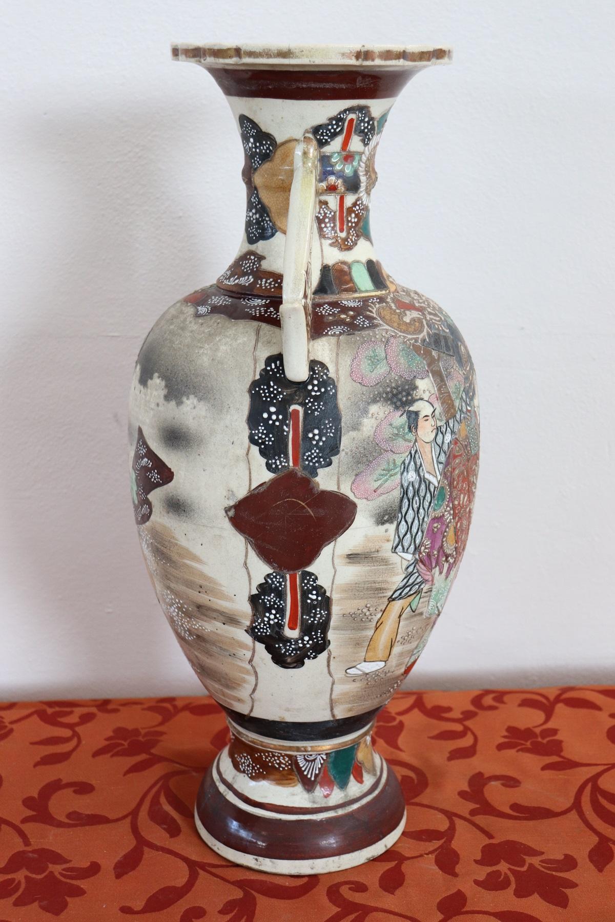 20th Century Japanese Vintage Artistic Satsuma Vase in Decorated Ceramic For Sale 3