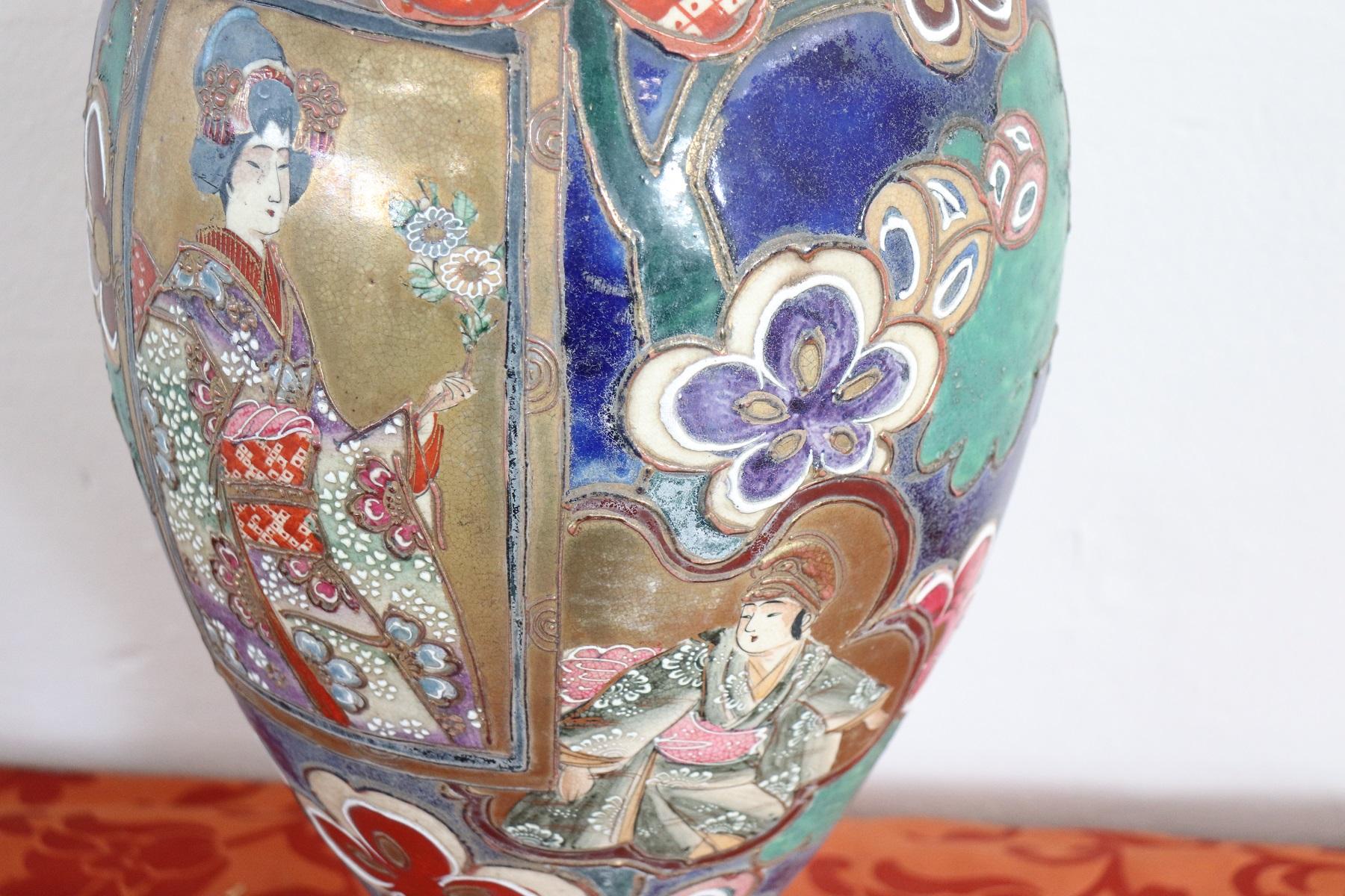 20th Century Japanese Vintage Artistic Satsuma Vase in Decorated Ceramic For Sale 1