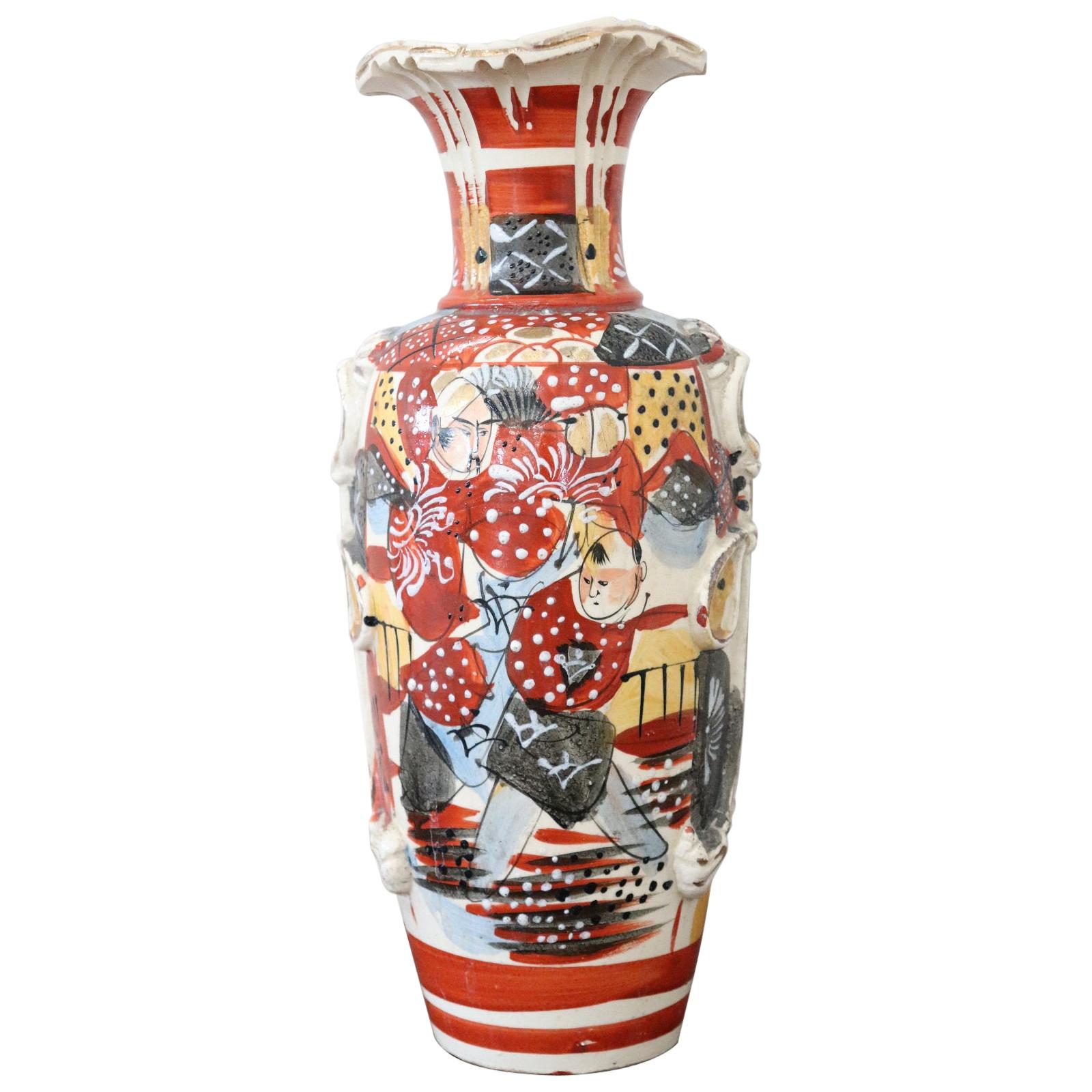 20th Century Japanese Vintage Artistic Satsuma Vase in Decorated Ceramic