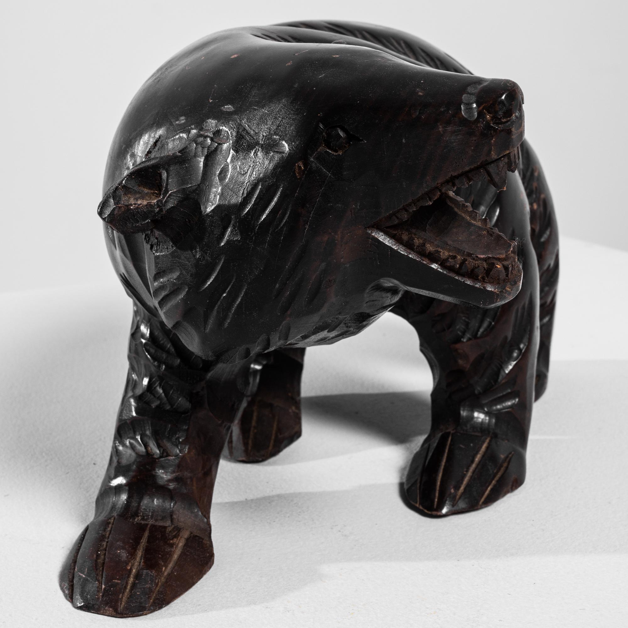 20th Century Japanese Wooden Bear Sculpture In Good Condition For Sale In High Point, NC