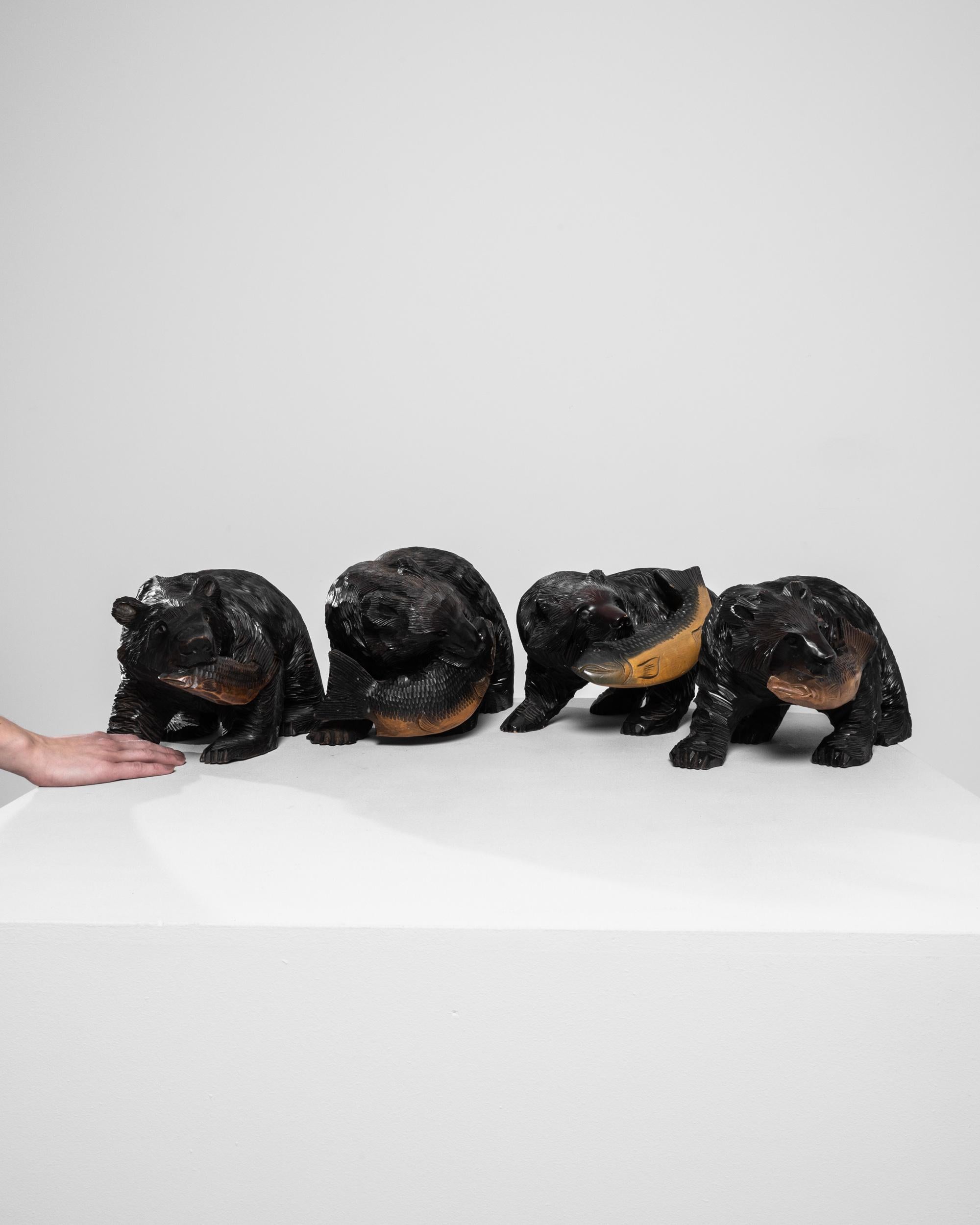 20th Century Japanese Wooden Bear Sculpture In Good Condition For Sale In High Point, NC