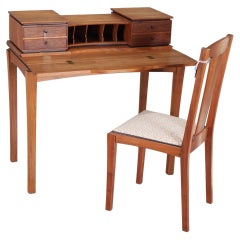 Bureau et chaise en bois mélangé John Sherrif American Studio du 20ème siècle