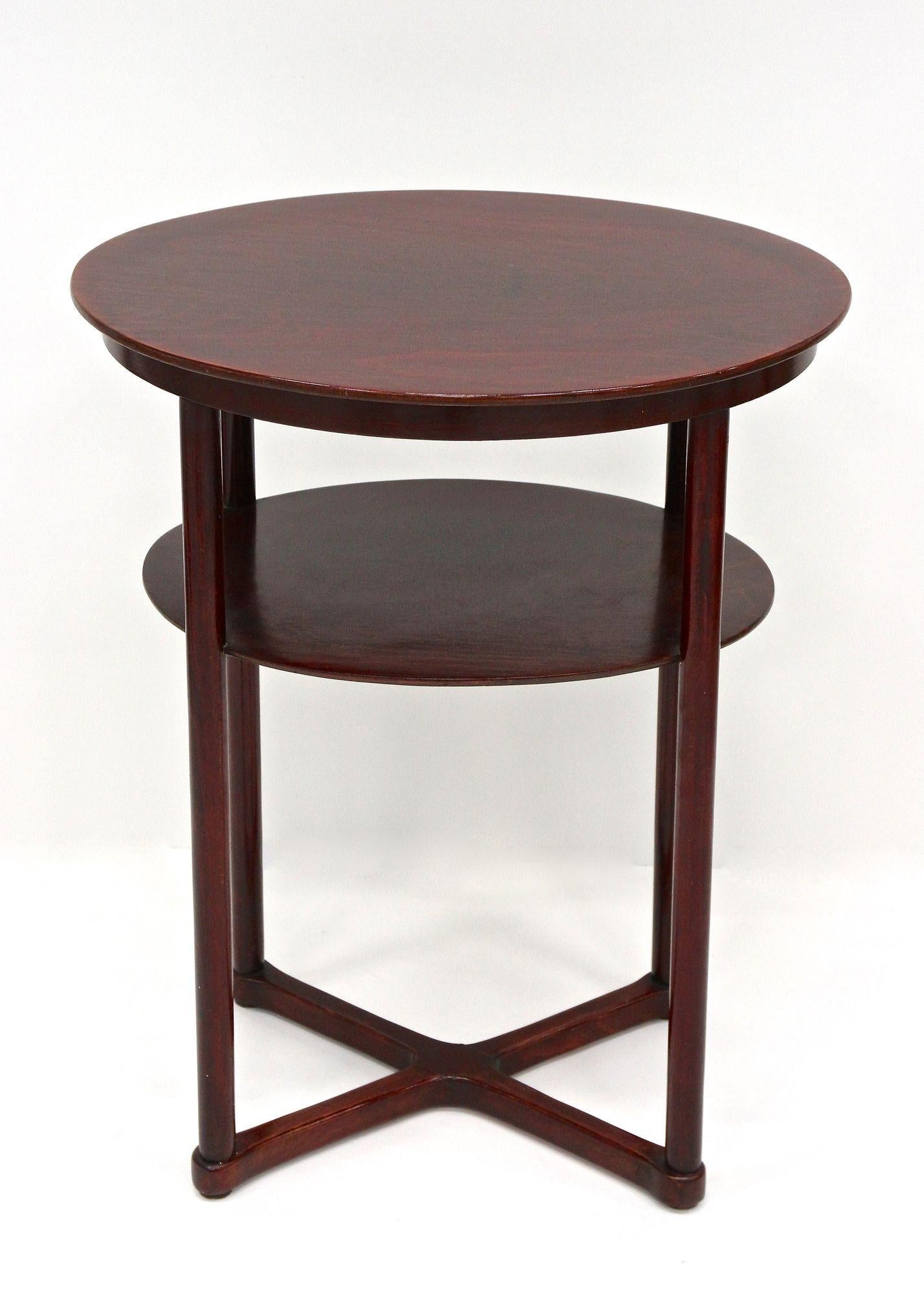 Outstanding oval bentwood Art Nouveau side table from the renowed Austrian company of Jacob & Josef Kohn around 1910. Designed by none other than the well known Austrian designer and founder of the famous 