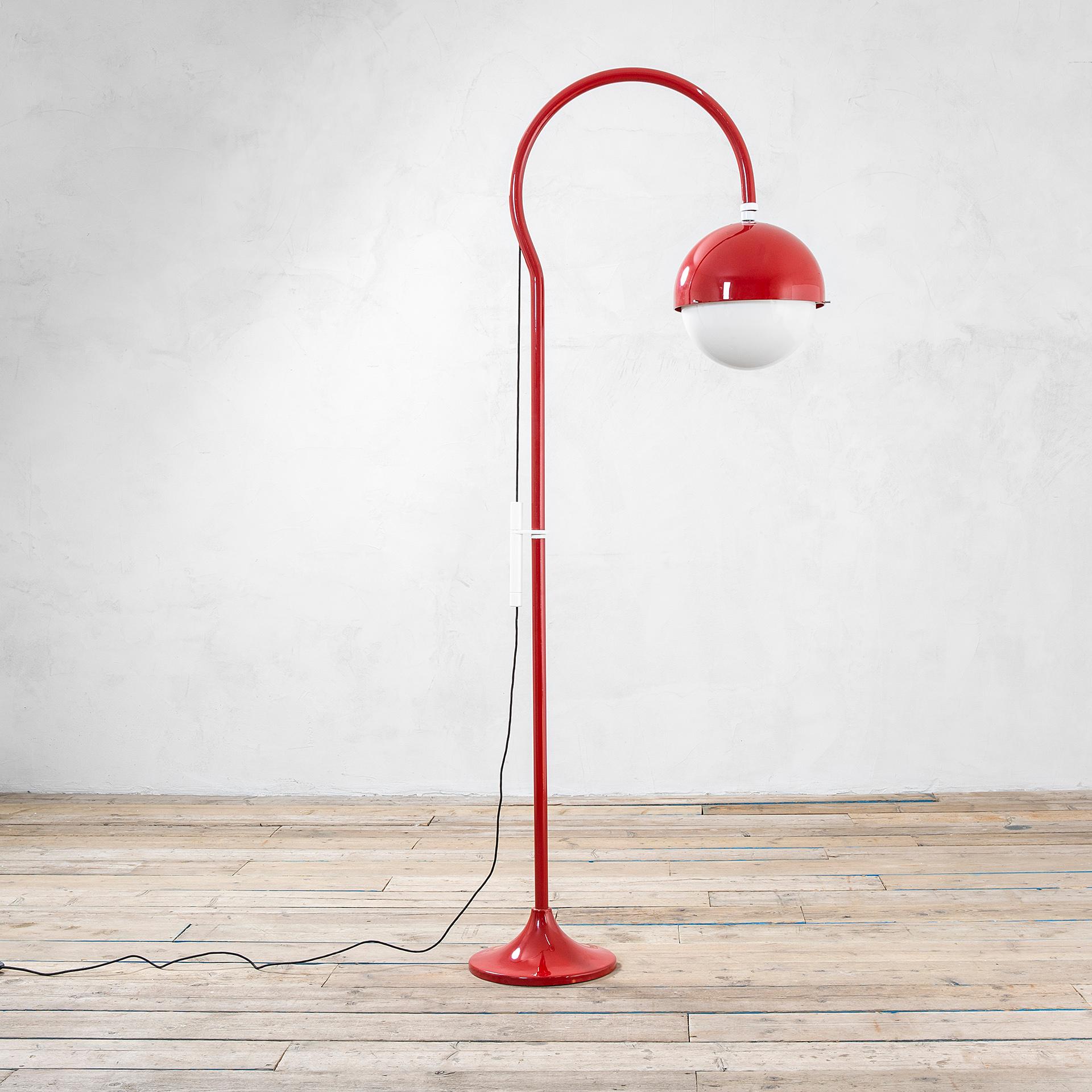 20th Century Kartell Red Floor Lamp Mod. 4055 by Luigi Bandini Buti '70 In Good Condition For Sale In Turin, Turin