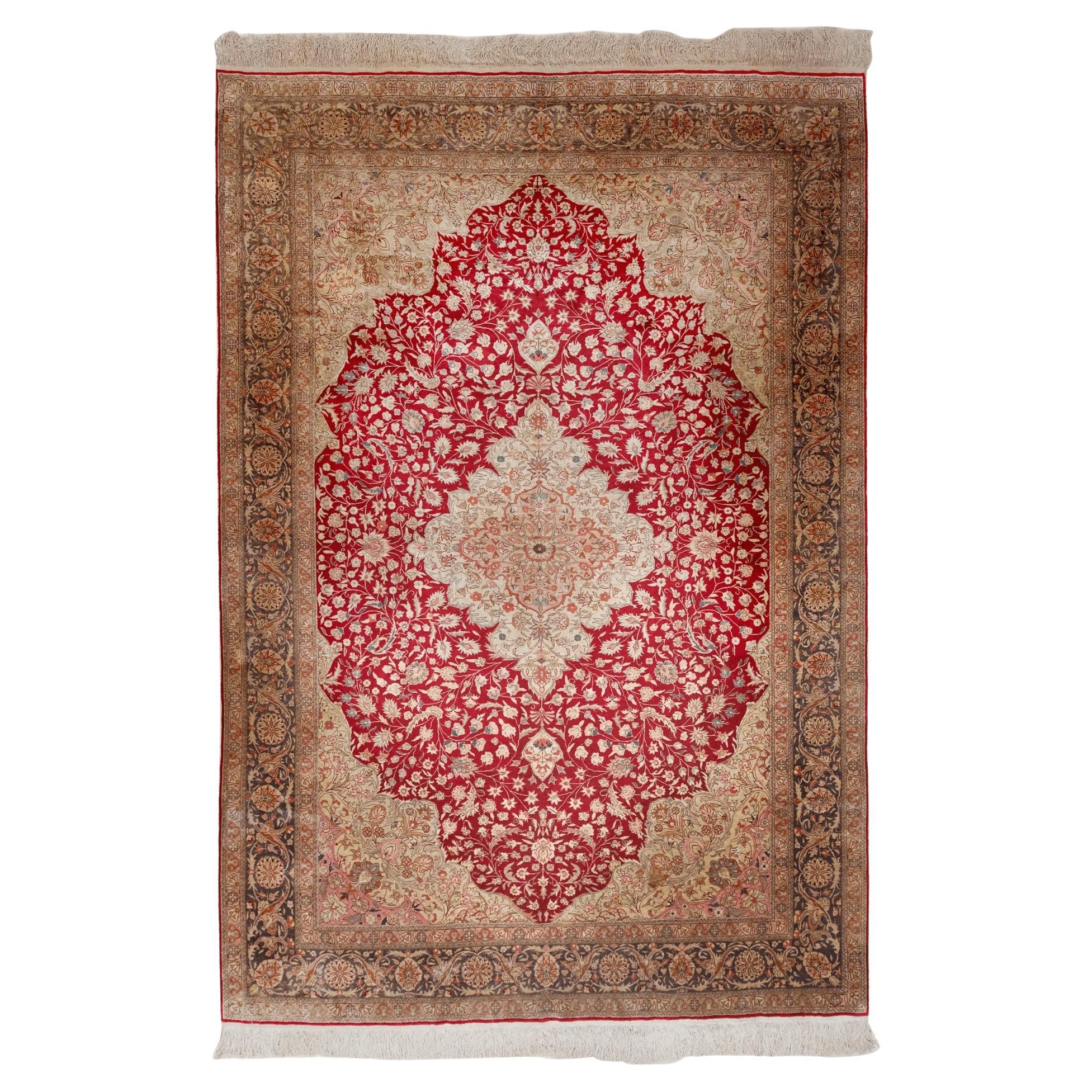Tapis en soie de Kayseri du 20e siècle