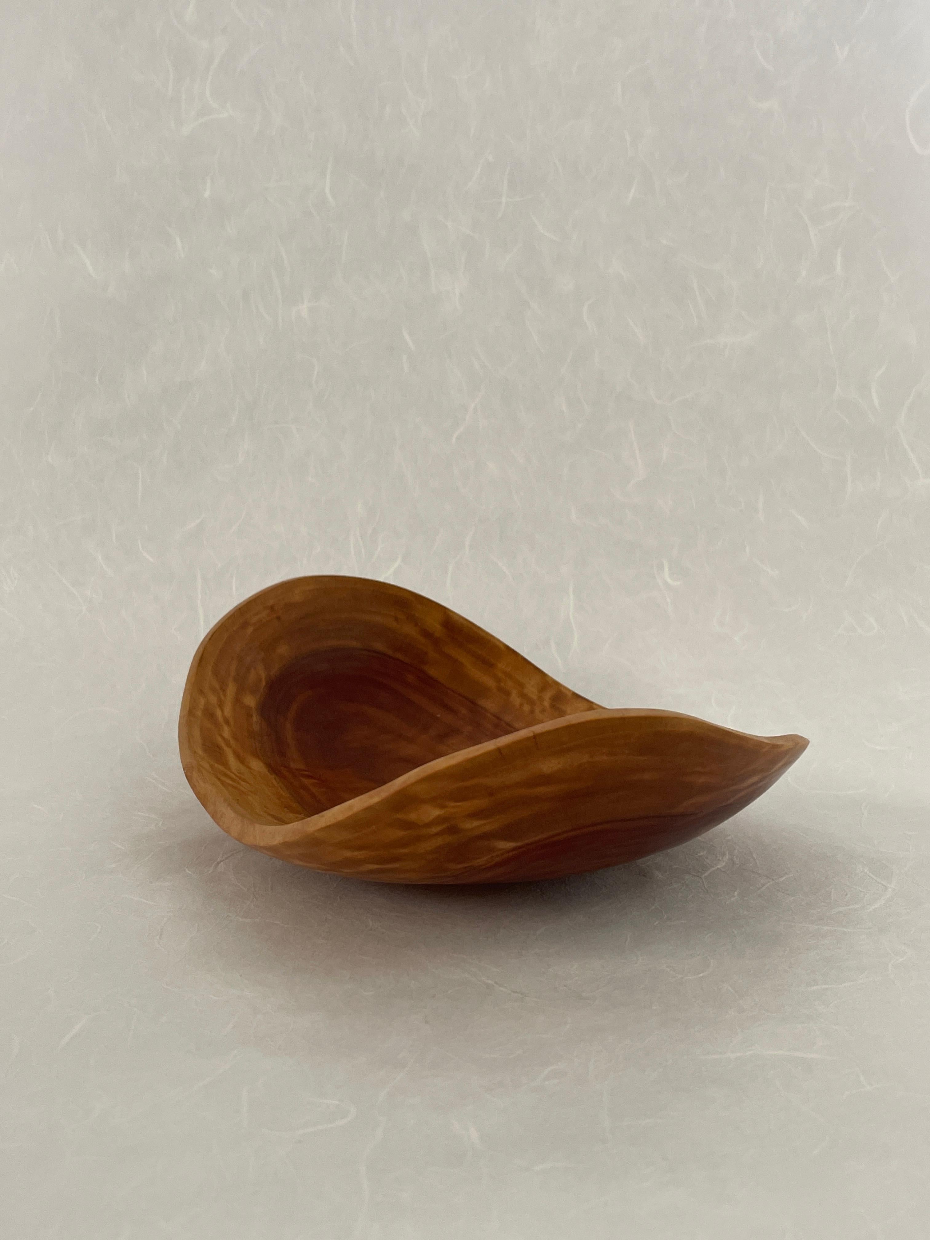 American 20th Century Ken Waller Hand Carved Eucalyptus Catchall Bowl For Sale