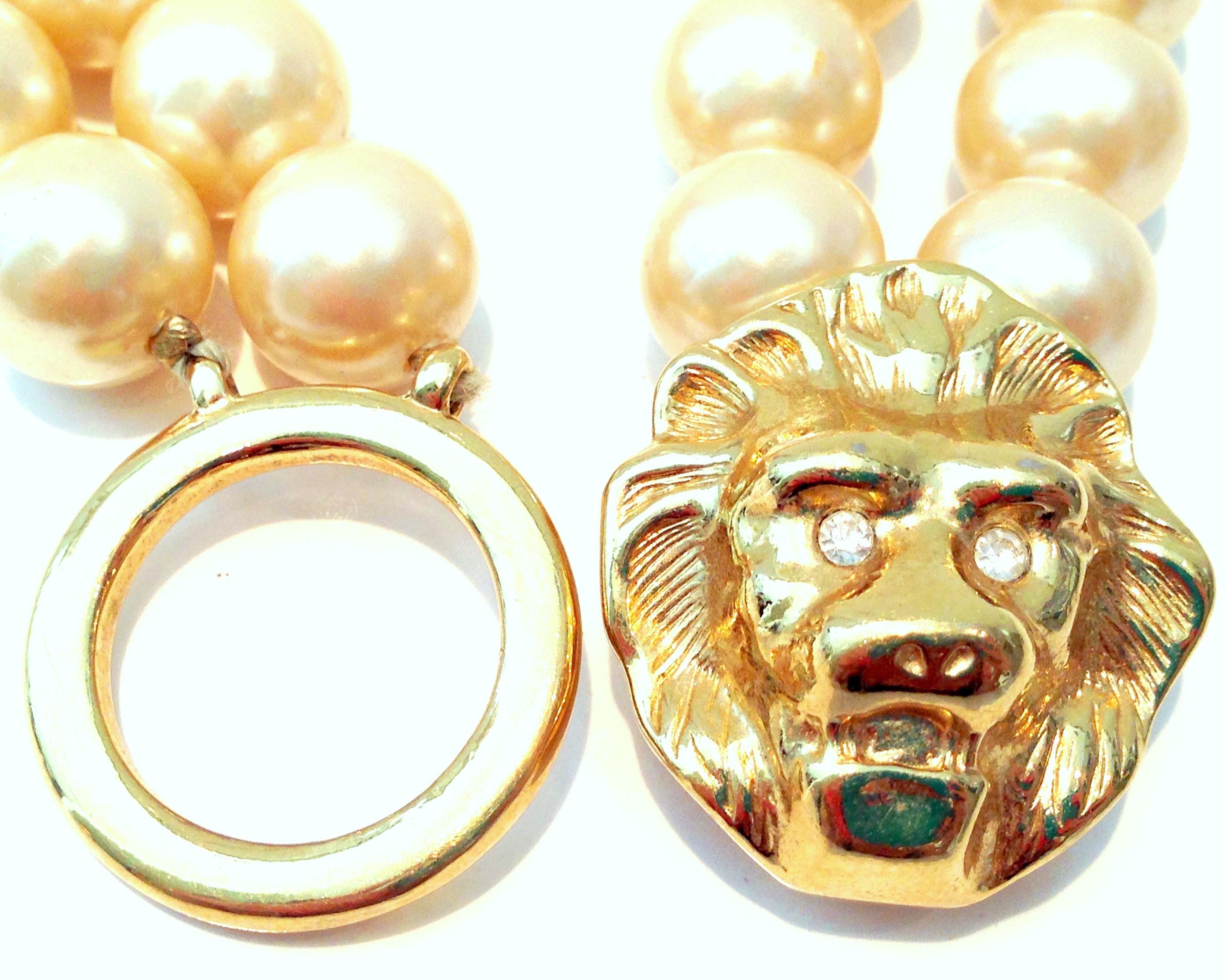 20th Century Kenneth Jay Lane Double Strand Faux Pearl & Gold Lion Head Necklace In Good Condition In West Palm Beach, FL