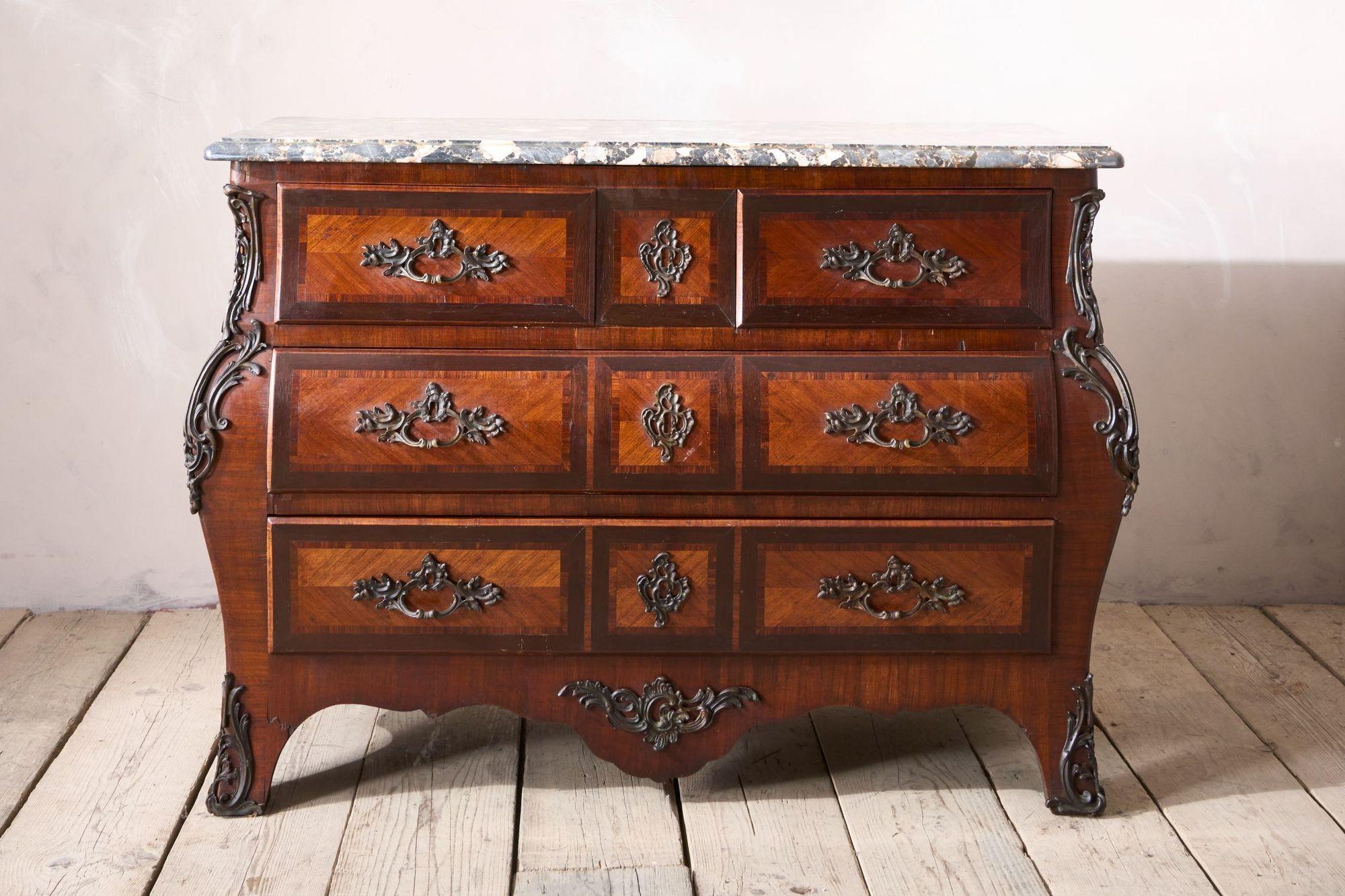 20th century kingwood chest of drawers with marble top In Good Condition For Sale In Malton, GB