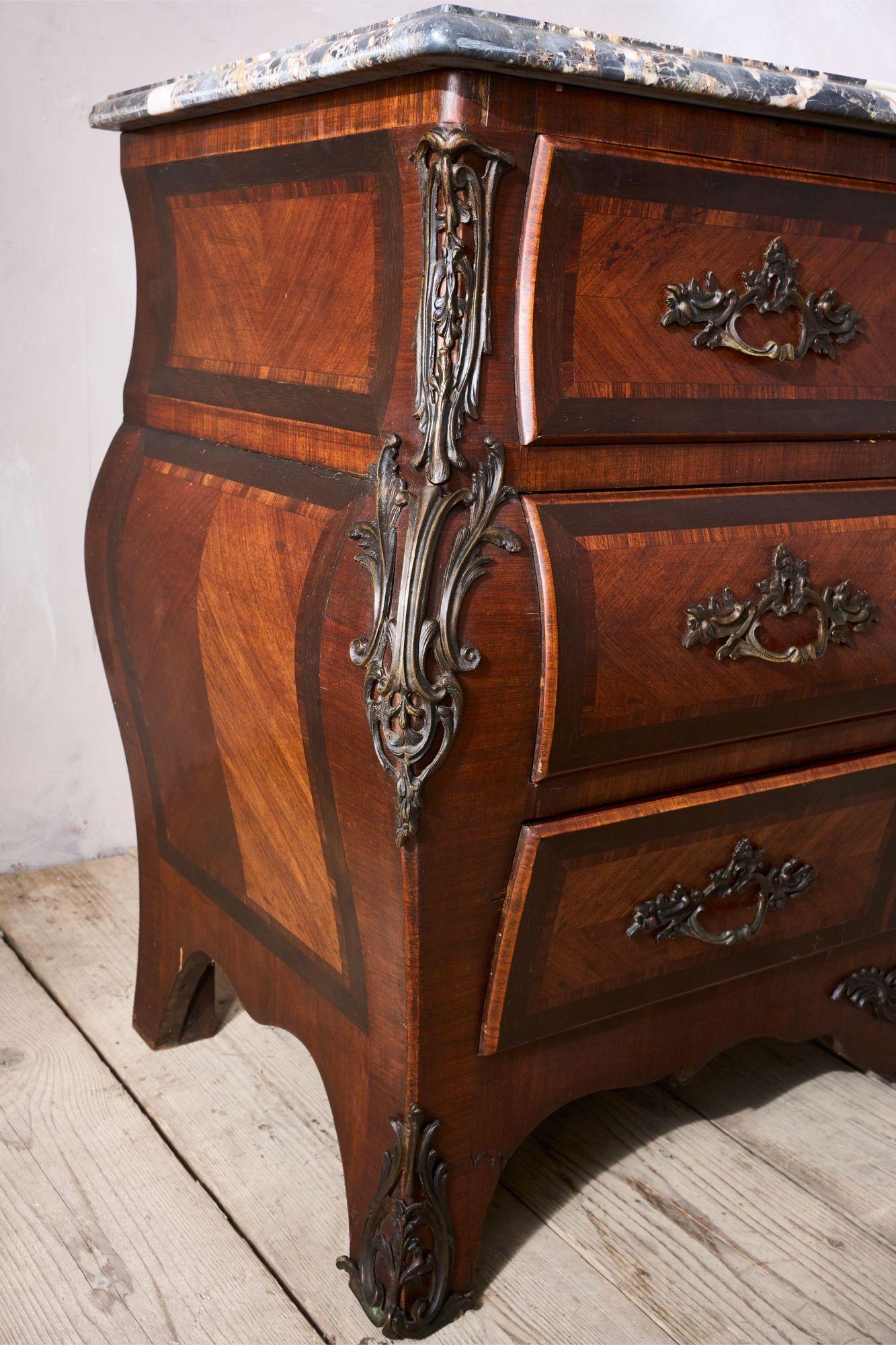 Kingwood 20th century kingwood chest of drawers with marble top For Sale