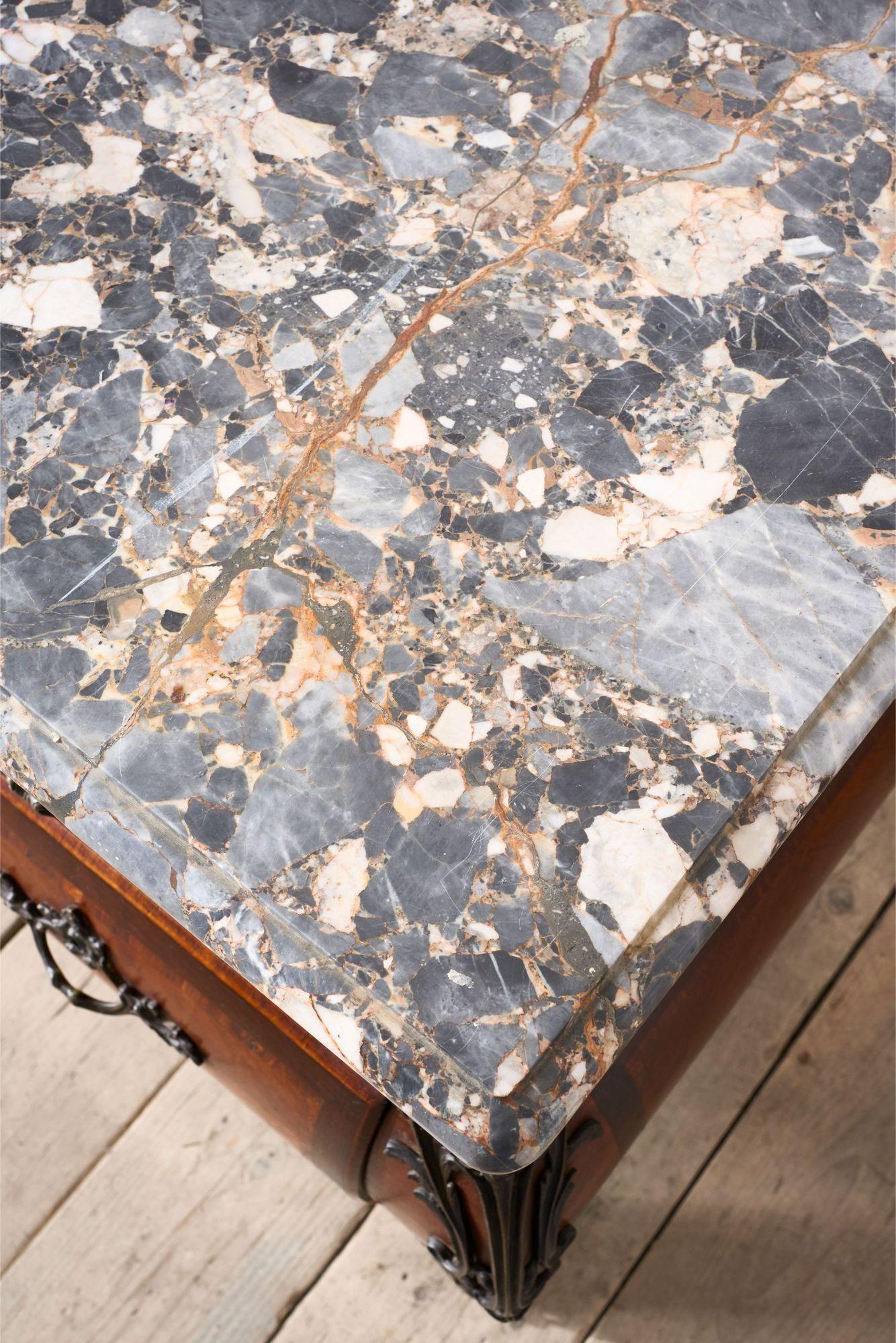 20th century kingwood chest of drawers with marble top For Sale 2