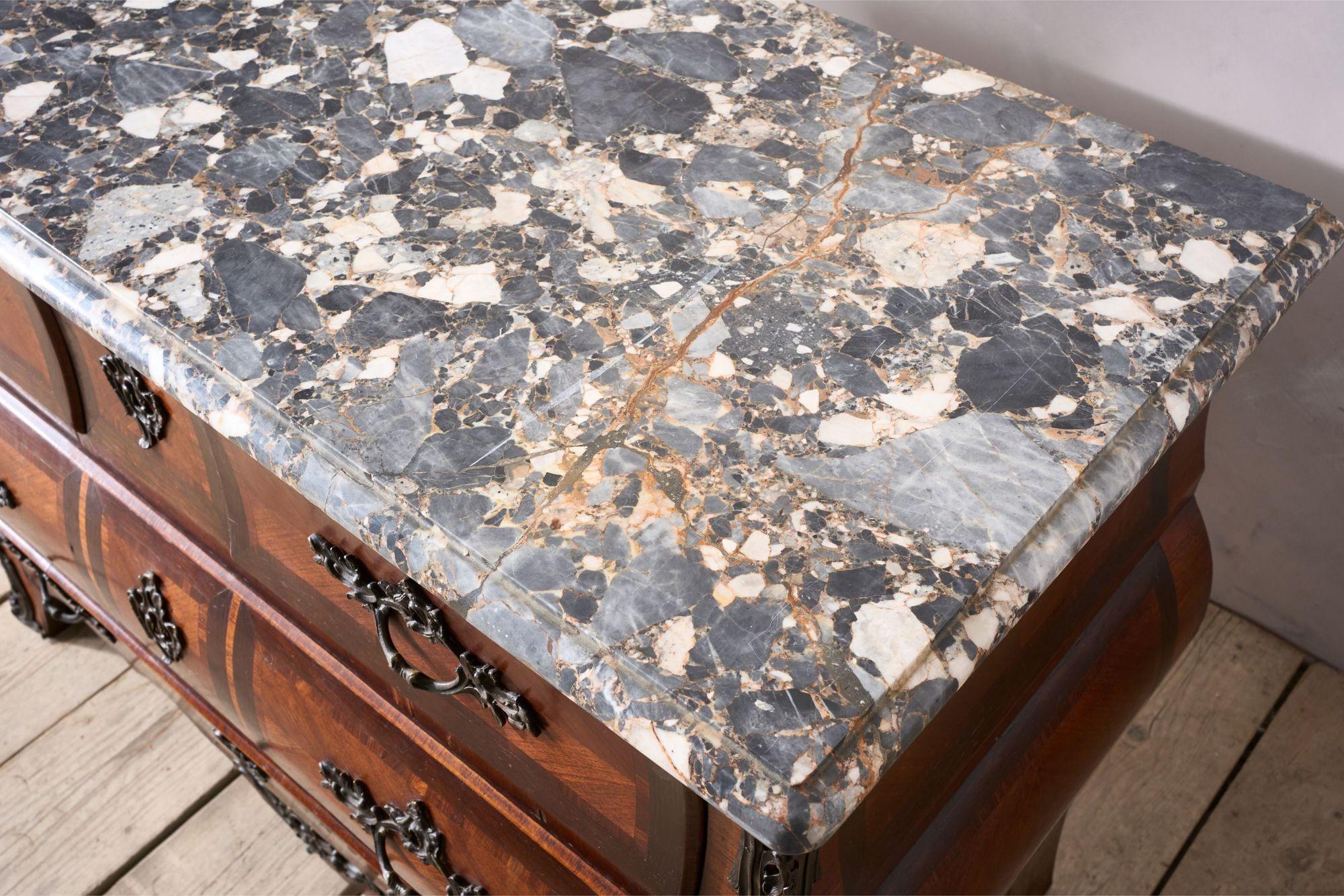 20th century kingwood chest of drawers with marble top For Sale 3