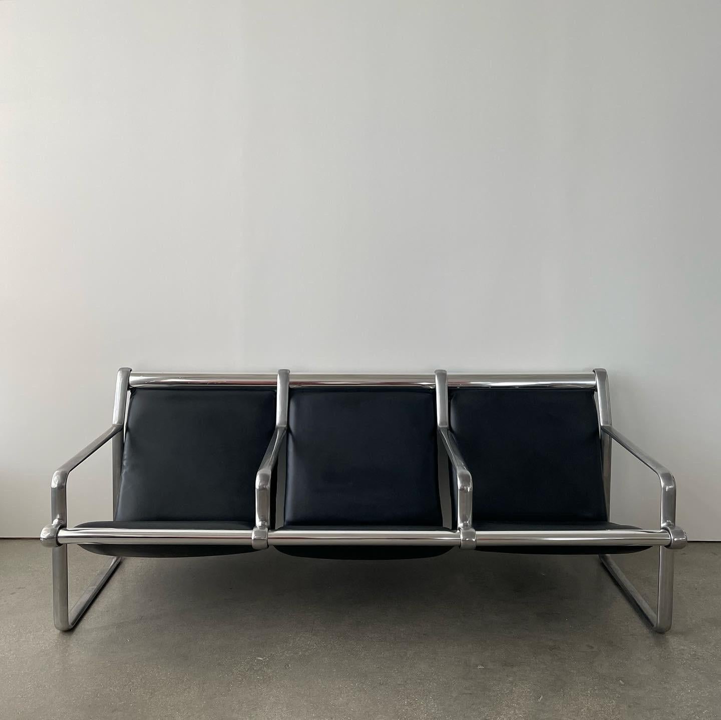 Late 20th Century 20th Century KNOLL 3-Seat Sling Sofa by Bruce Hannah & Andrew Morrison For Sale