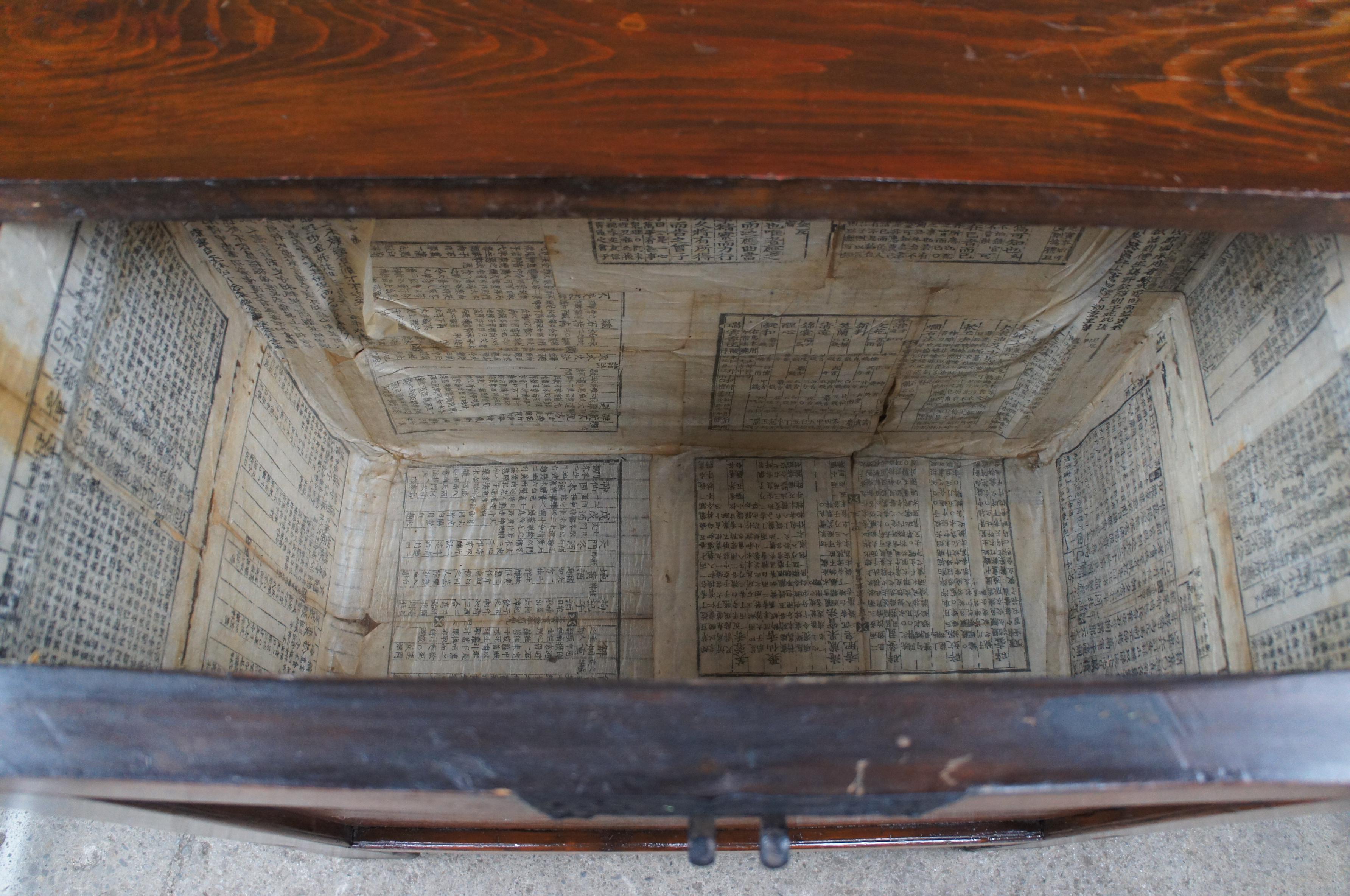 20th Century Korean Elmwood Rice Chest Storage Bin Tansu Altar Cabinet Locks For Sale 6