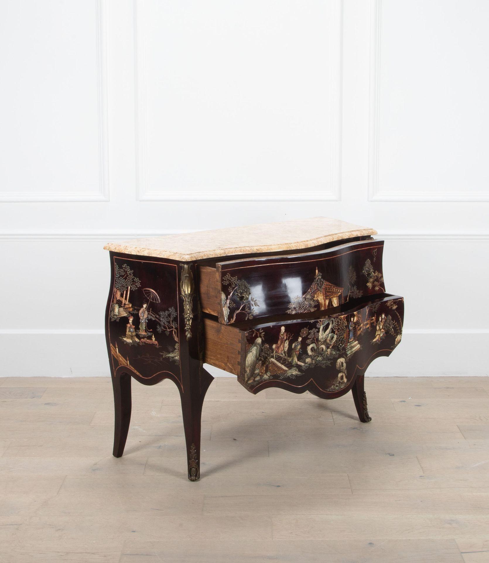 20th Century Lacquer Bombe Commode In Good Condition For Sale In Gloucestershire, GB