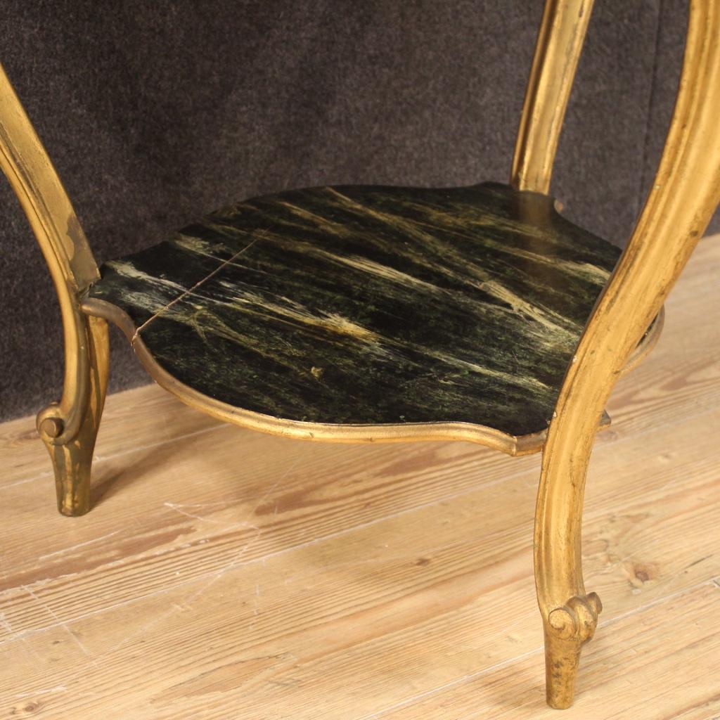 Table basse de salon italienne du 20ème siècle en bois laqué et doré, 1950 en vente 3