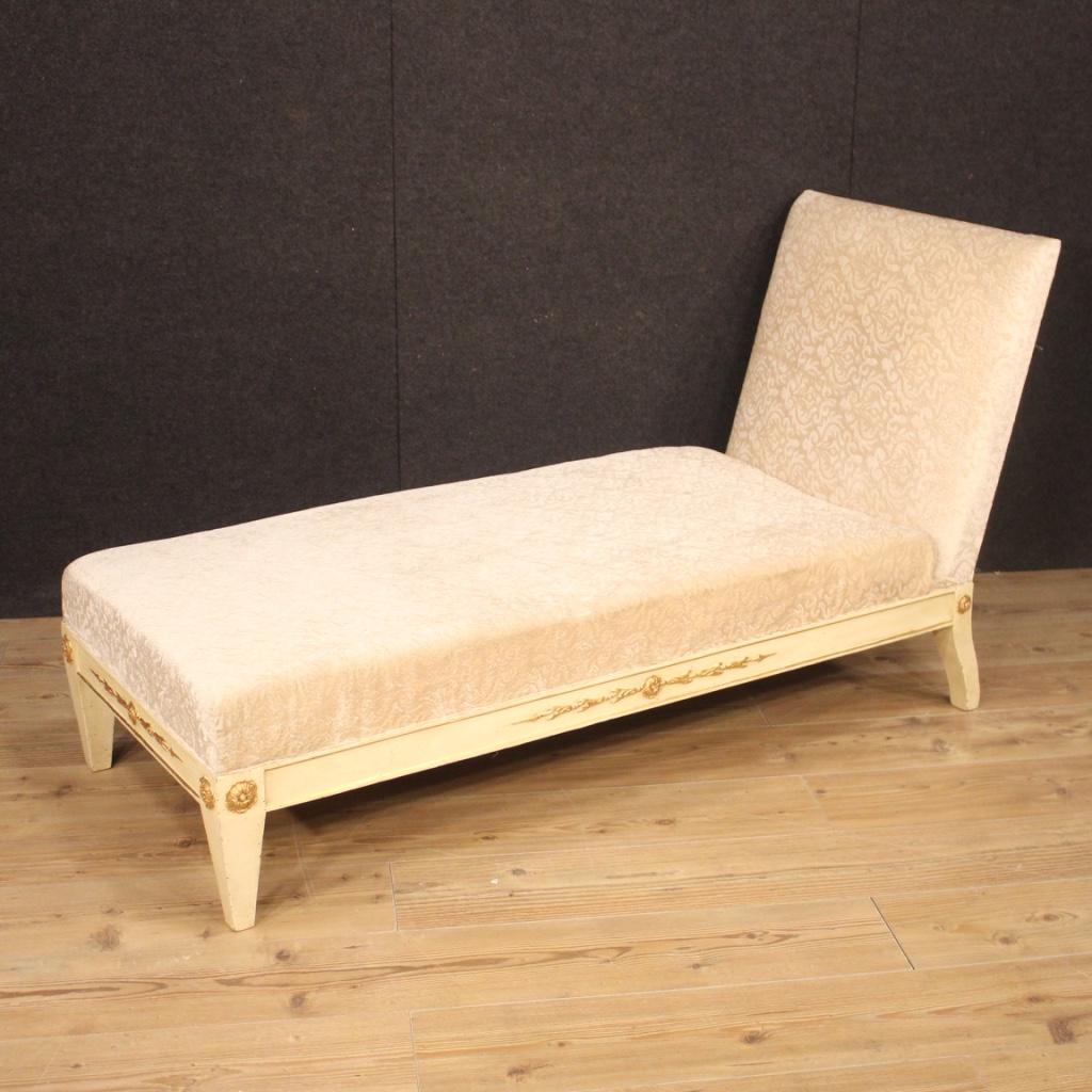 20th Century Lacquered and Giltwood Italian Louis XVI Style Chaise Lounge, 1960 7