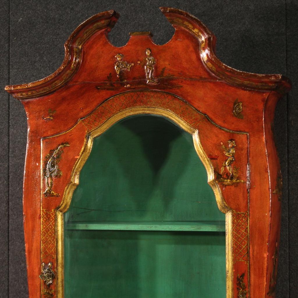 Italian 20th Century Lacquered and Gold Chinoiserie Wood Venetian Trumeau Desk, 1940 in vendita