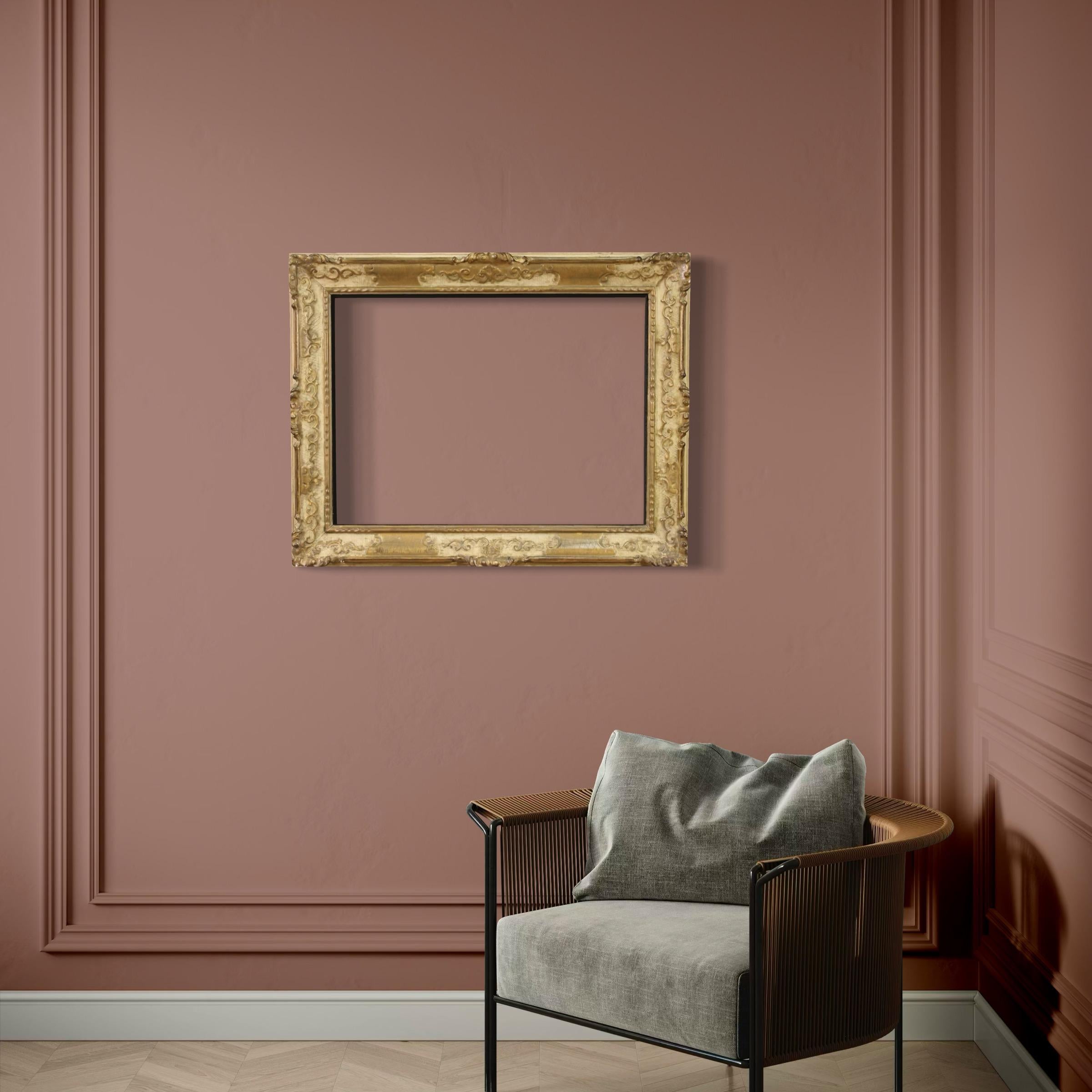 20e siècle Cadre italien en bois laqué et doré et en plâtre, 1950 en vente 8