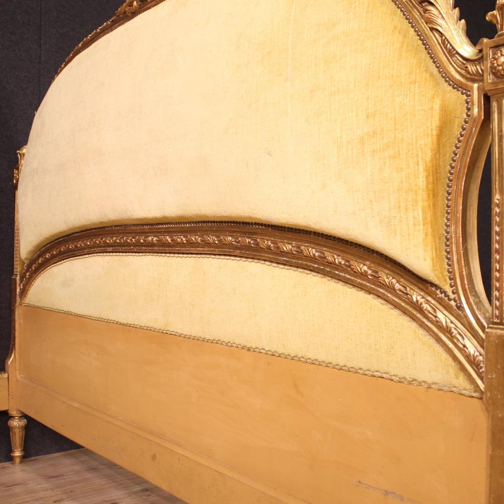 20th Century Lacquered and Gold Wood and Velvet Italian Louis XVI Style Bed 1950s In Good Condition For Sale In Vicoforte, Piedmont