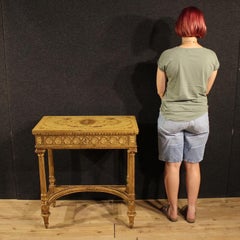 Französischer Beistelltisch im Louis-XVI-Stil aus lackiertem und vergoldetem Holz, 20. Jahrhundert, um 1920