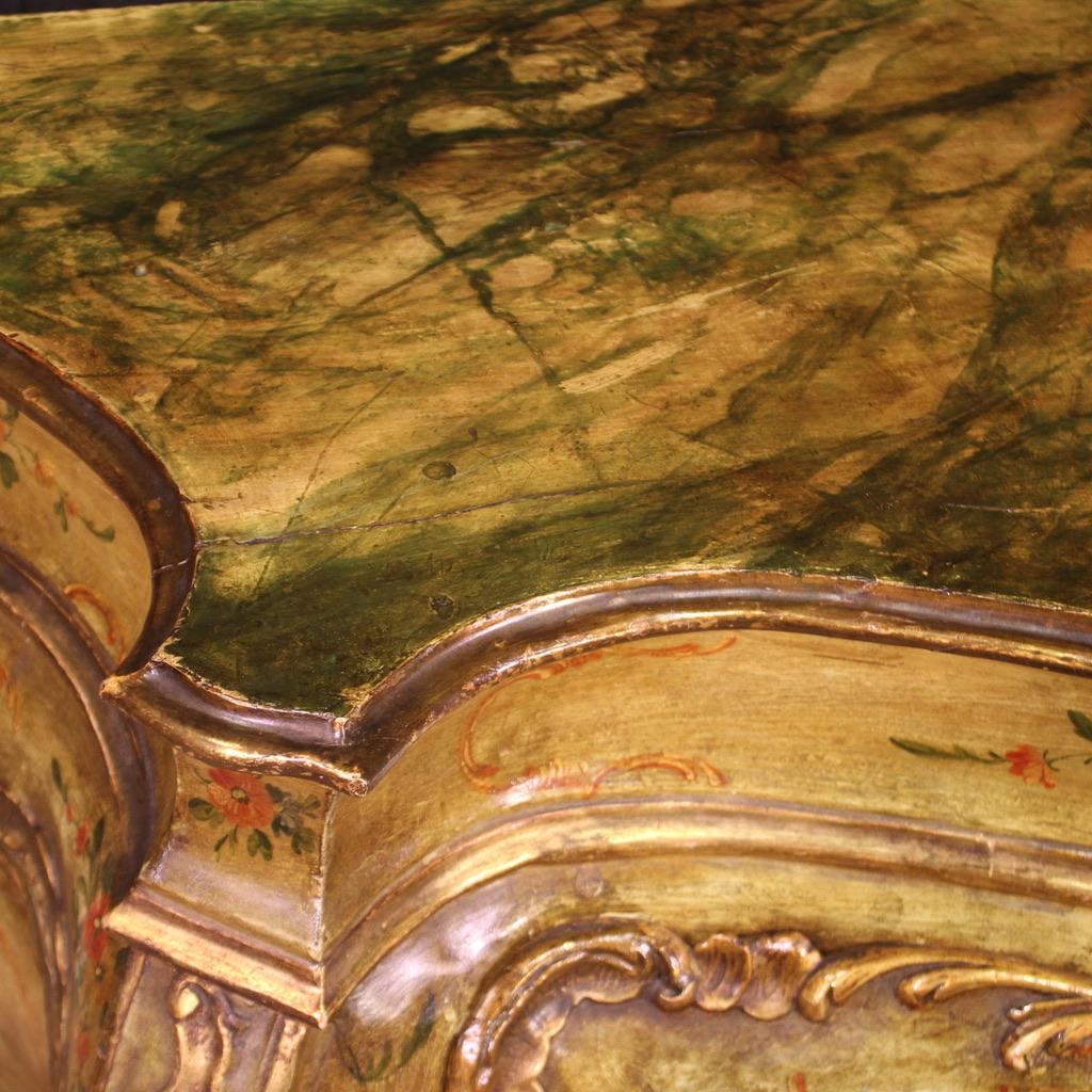 20th Century Lacquered and Gold Wood Venetian Commode, 1950 in vendita 6