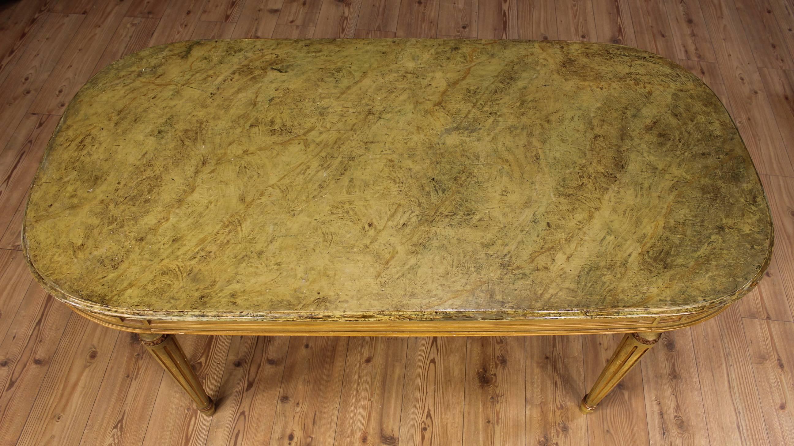 20th Century Lacquered and Hand Painted Wood Italian Dining Table, 1960 In Good Condition In Vicoforte, Piedmont
