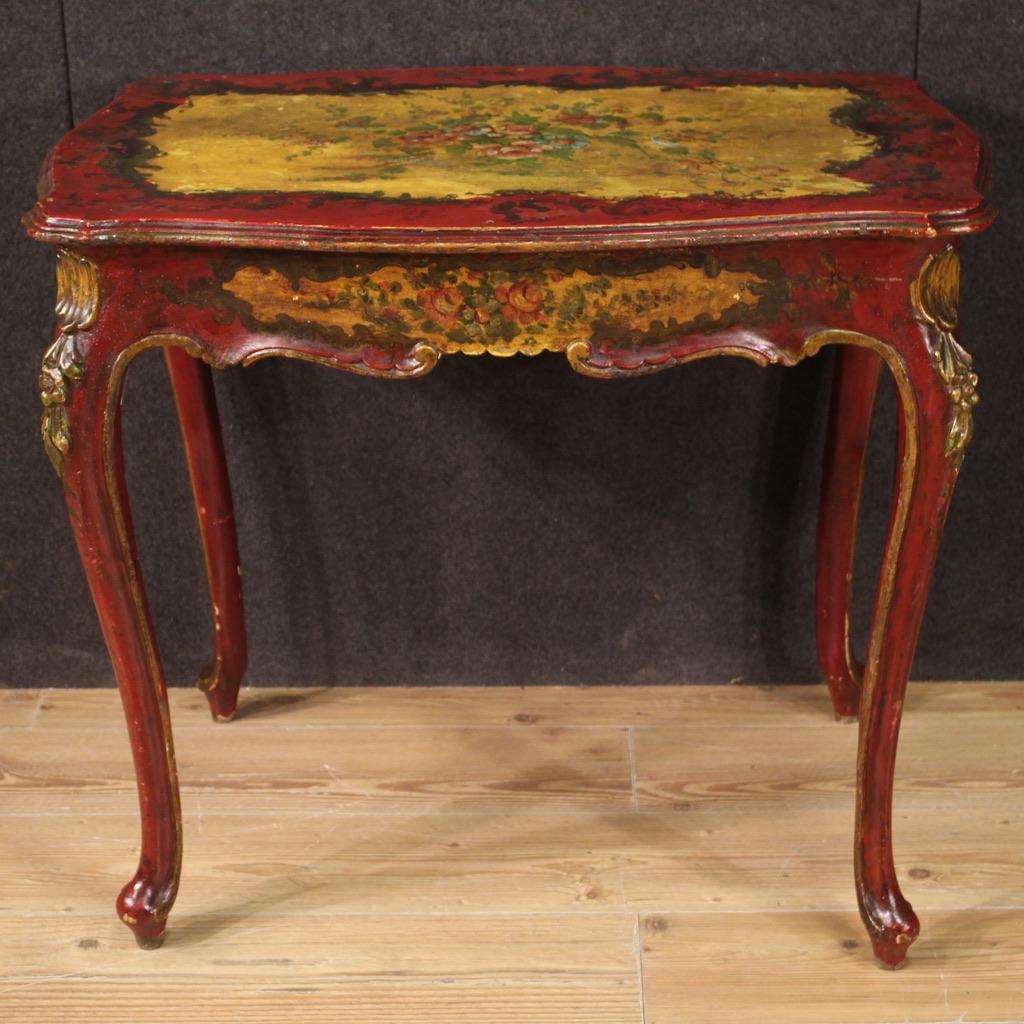 20th Century Lacquered and Hand Painted Wood Venetian Side Table High Leg, 1950 In Good Condition For Sale In Vicoforte, Piedmont