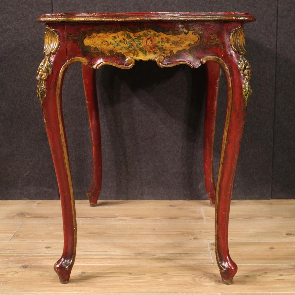 lackierter und handbemalter venezianischer Beistelltisch aus Holz des 20. Jahrhunderts, hohe Beine, 1950er Jahre 2