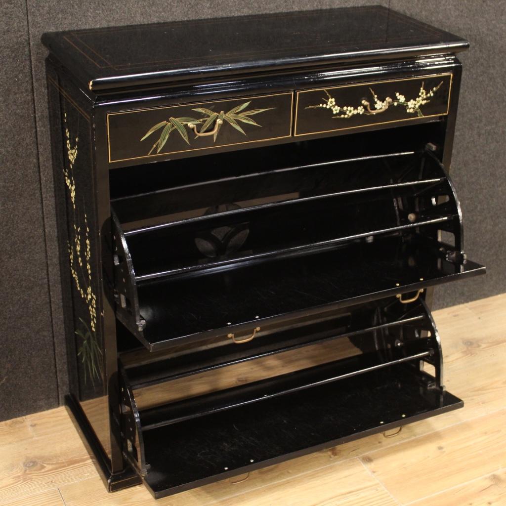 20th Century Lacquered and Painted Chinese Shoe Cabinet, 1970 1