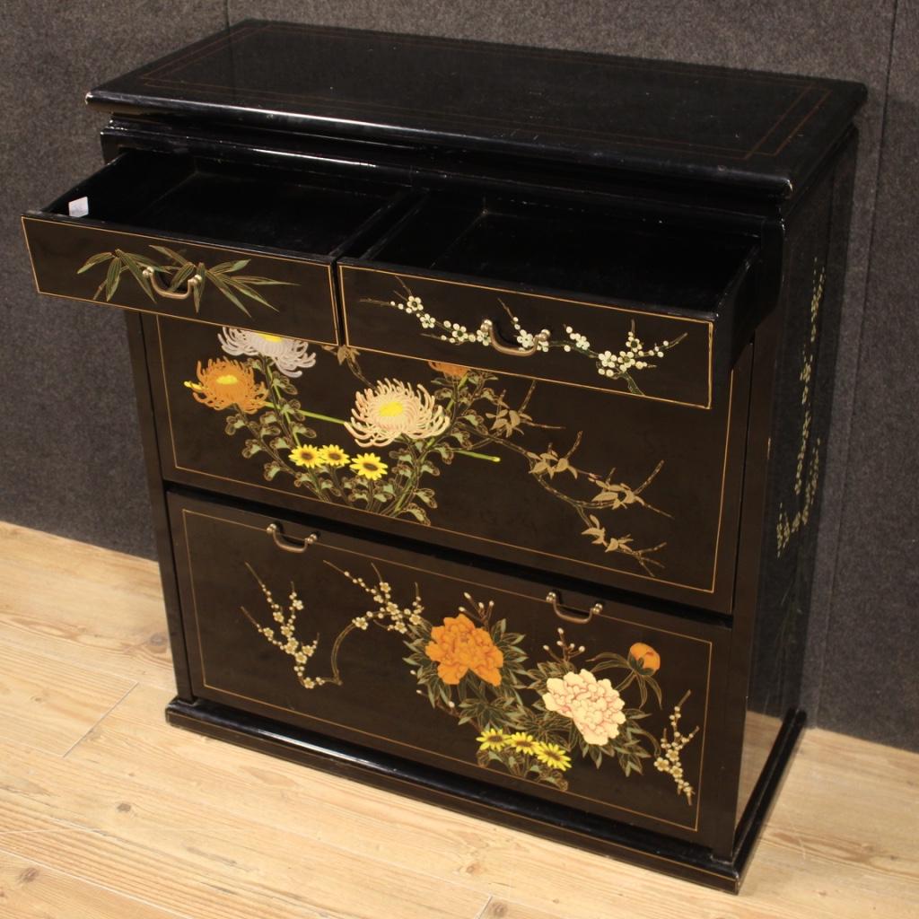 20th Century Lacquered and Painted Chinese Shoe Cabinet, 1970 3