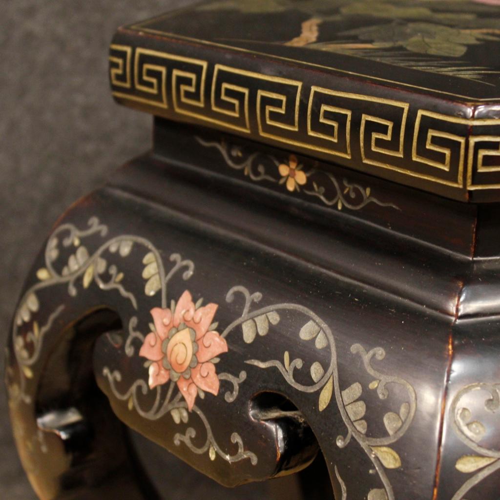 20th Century Lacquered and Painted Chinoiserie Wood French Side Table, 1970s For Sale 5