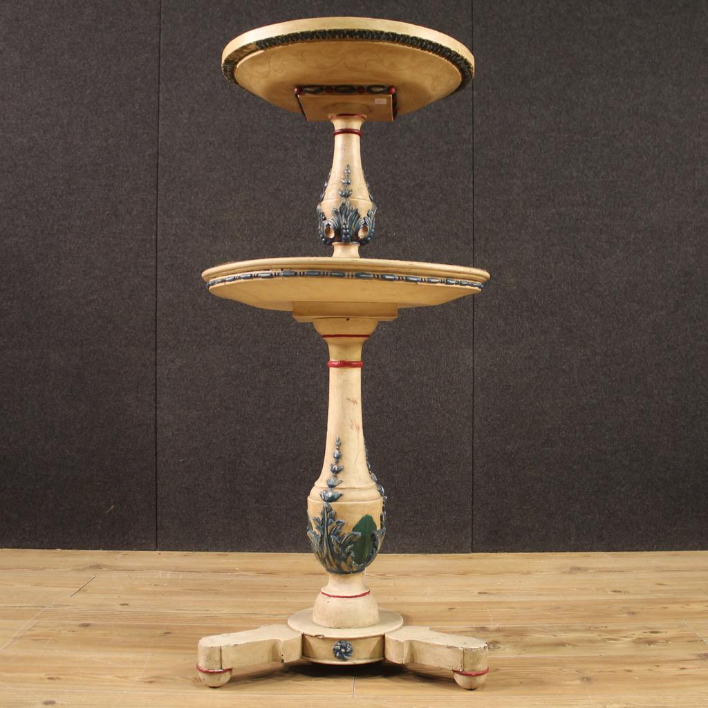 table d'appoint italienne en bois laqué et peint et en plâtre du 20e siècle Bon état - En vente à Vicoforte, Piedmont