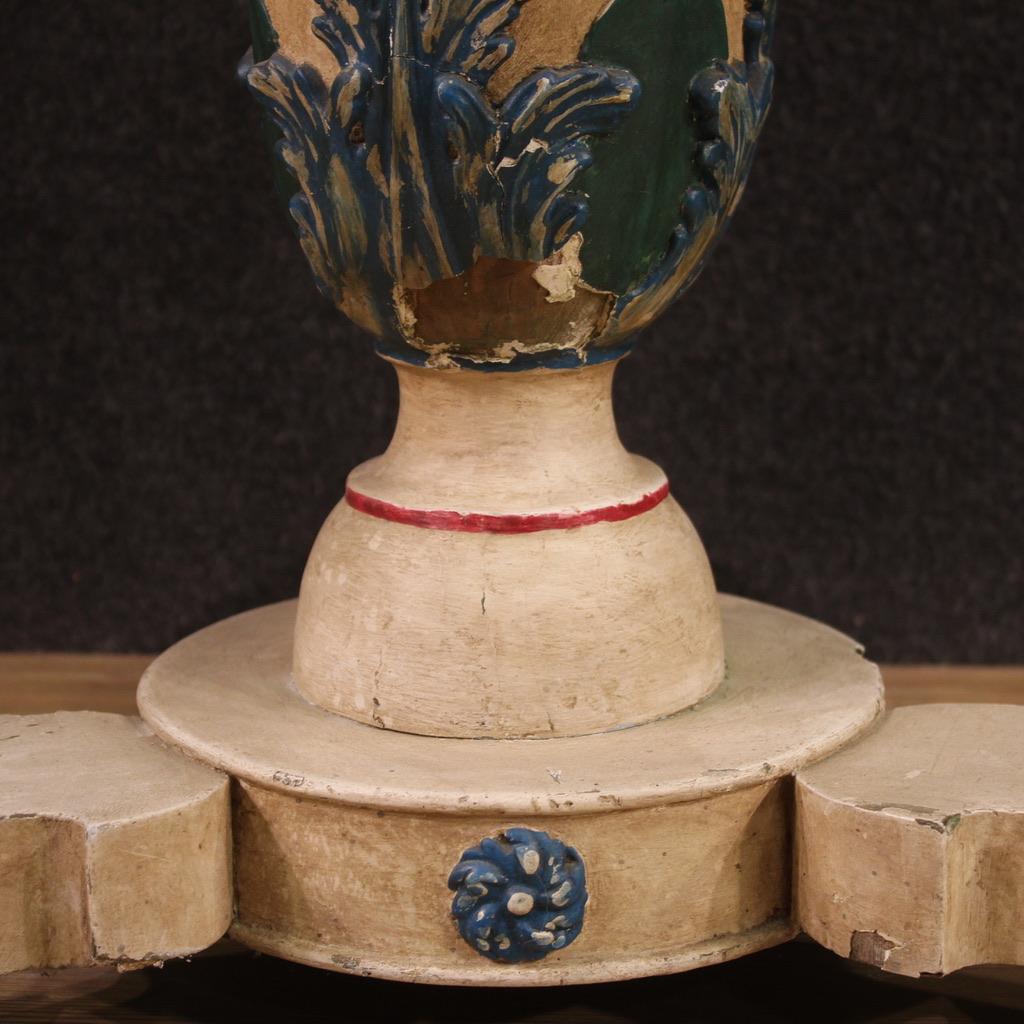 table d'appoint italienne en bois laqué et peint et en plâtre du 20e siècle en vente 3