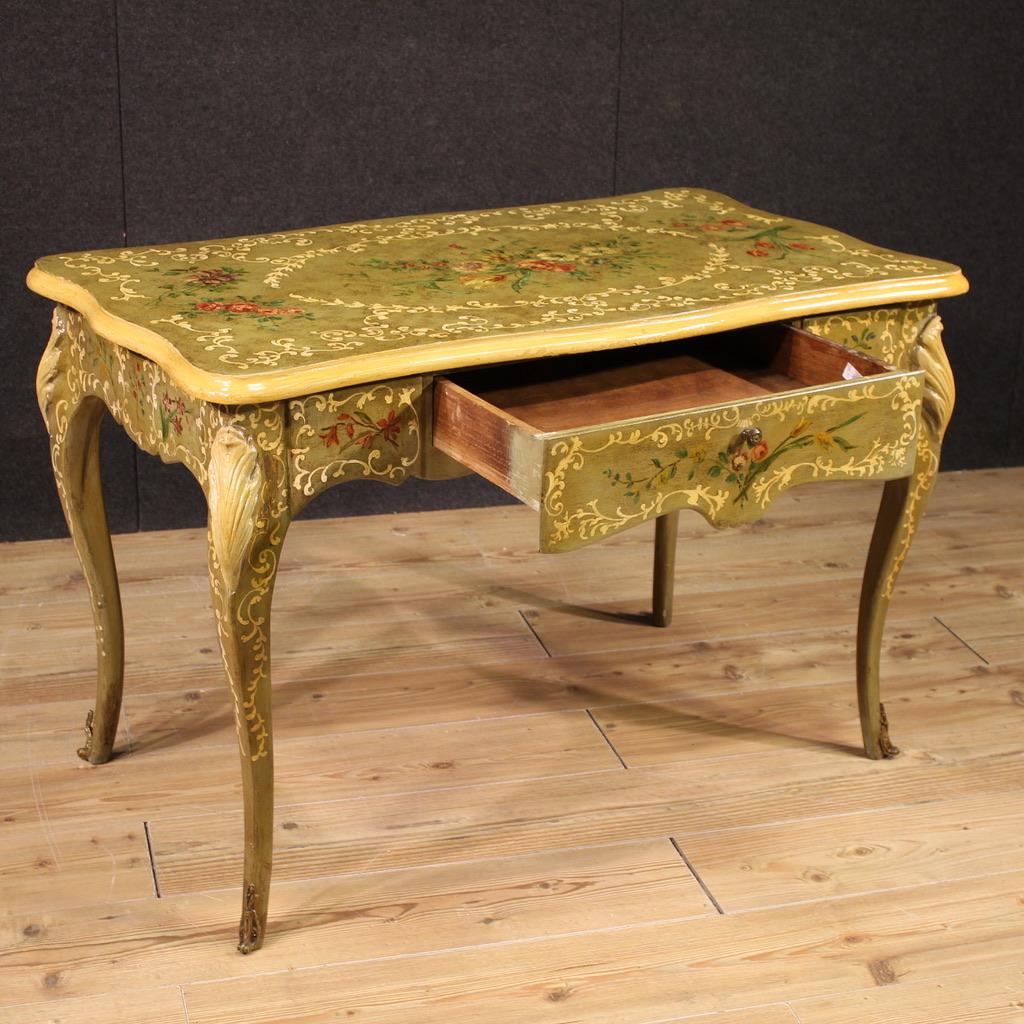 Metà XX secolo Scrittoio francese del XX secolo in legno laccato e dipinto, 1950 in vendita