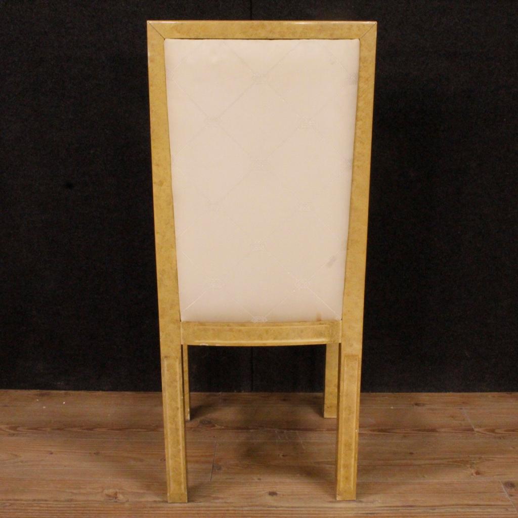 8 chaises italiennes du 20ème siècle en bois peint et tissu blanc, 1970 en vente 4