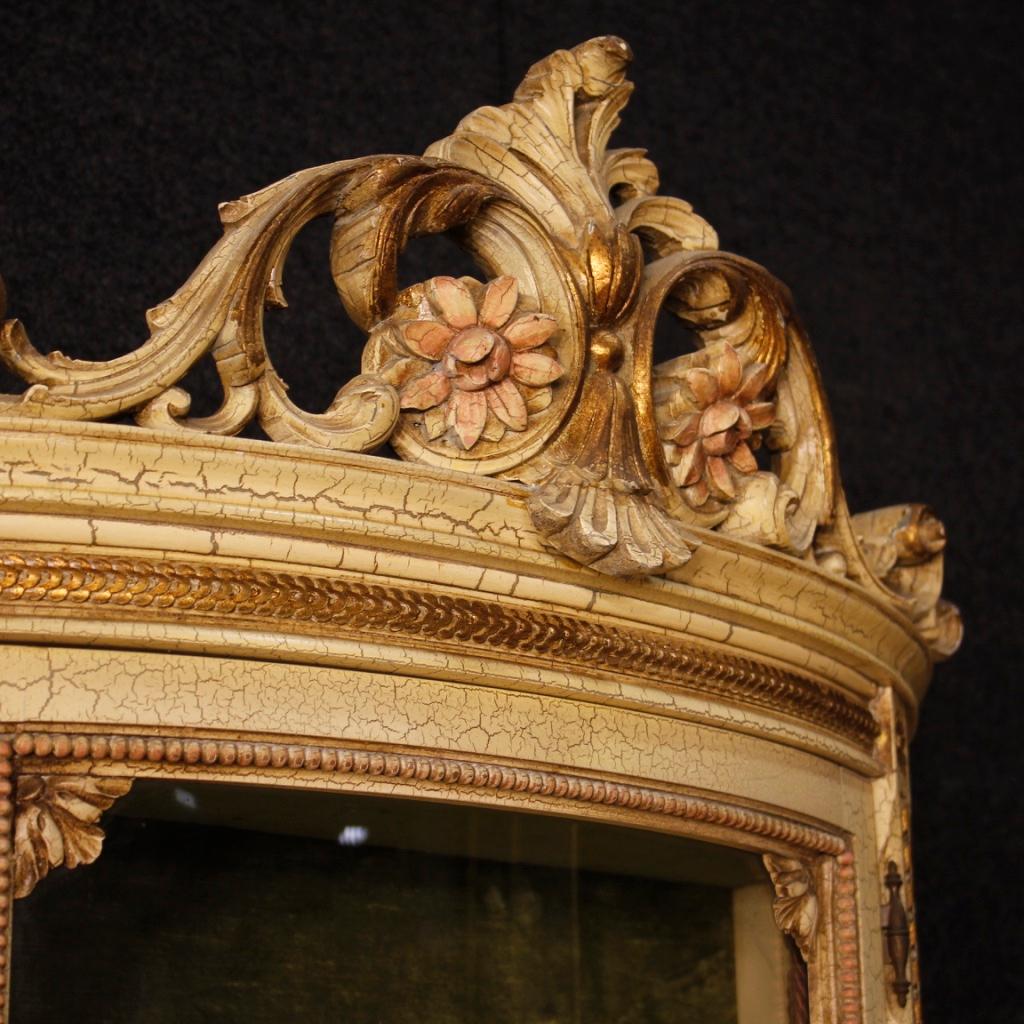 20th Century Lacquered and Painted Wood Italian Louis XVI Style Showcase, 1960 In Good Condition In Vicoforte, Piedmont