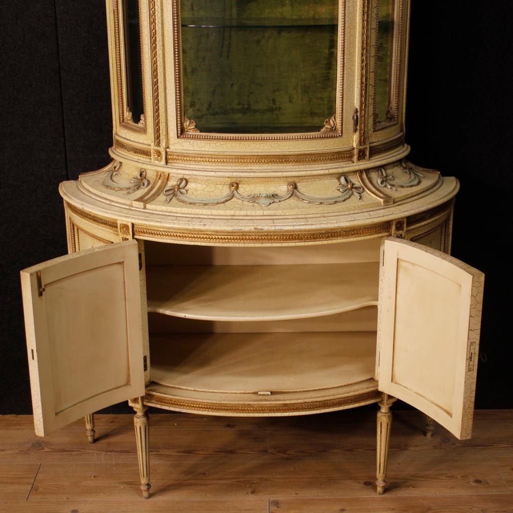 20th Century Lacquered and Painted Wood Italian Louis XVI Style Showcase, 1960 5