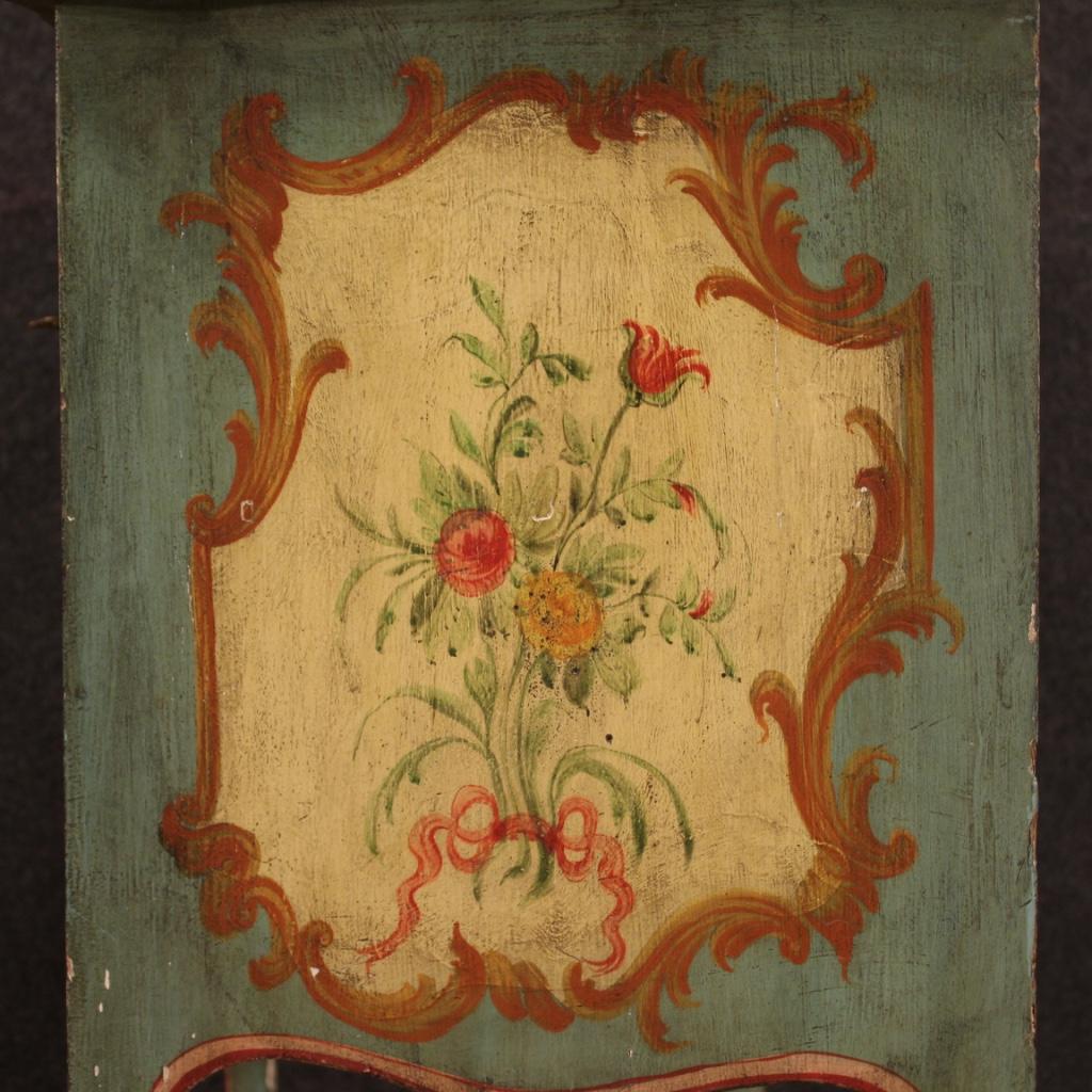 Commode vénitienne du 20ème siècle en bois laqué et peint, 1950 en vente 6