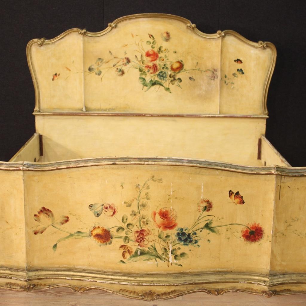 20th Century Lacquered and Painted Wood Venetian Double Bed, 1950 In Fair Condition In Vicoforte, Piedmont