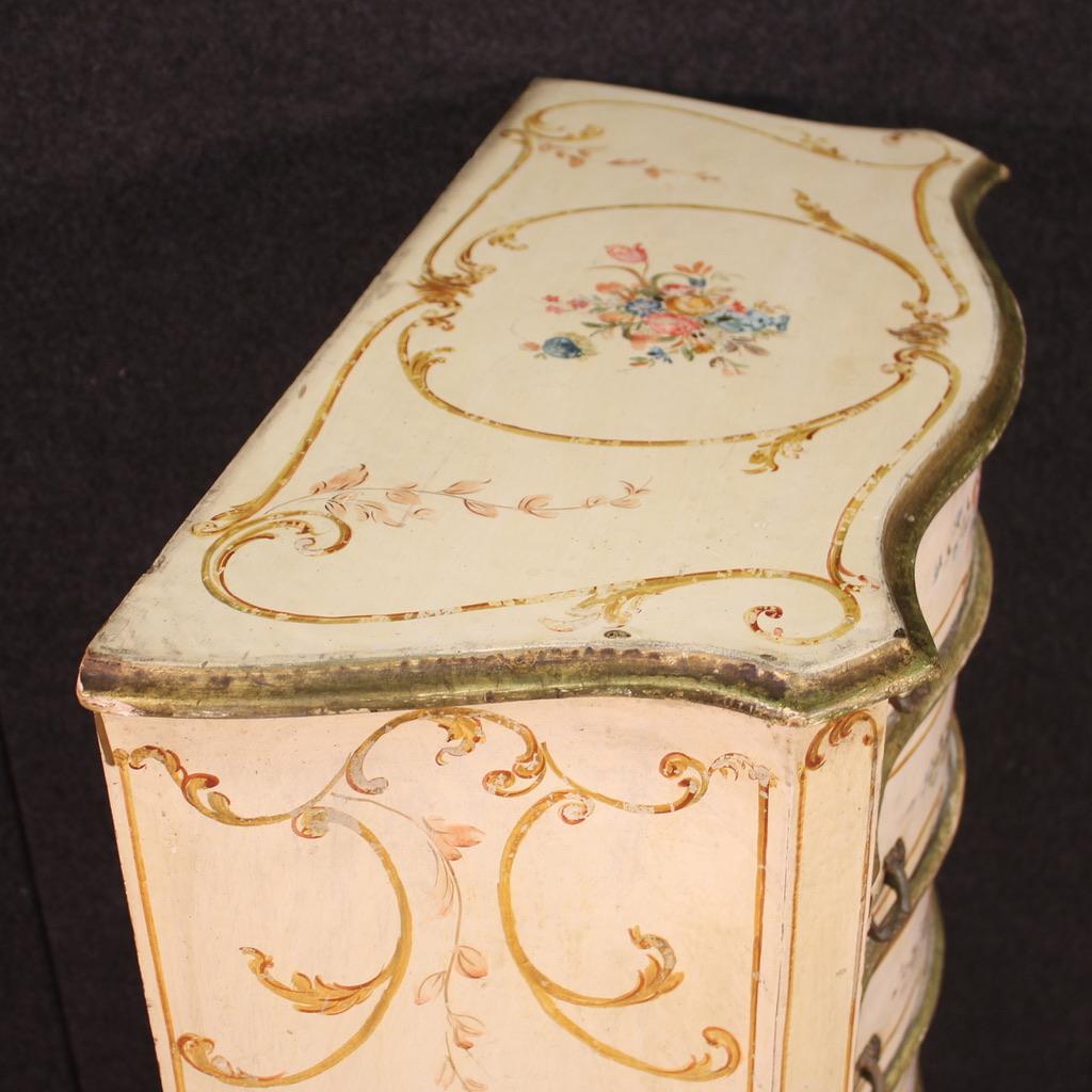 20th Century Lacquered and Painted Wood Venetian Tallboy Commode, 1960 In condizioni buone in vendita a Vicoforte, Piedmont