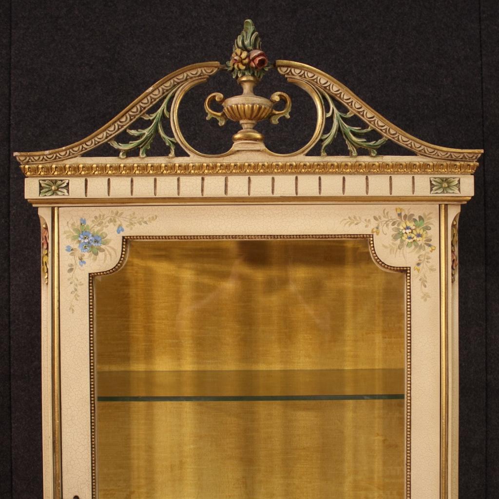 20th Century Lacquered, Chiseled and Hand Painted Wood Venetian Showcase, 1960 1