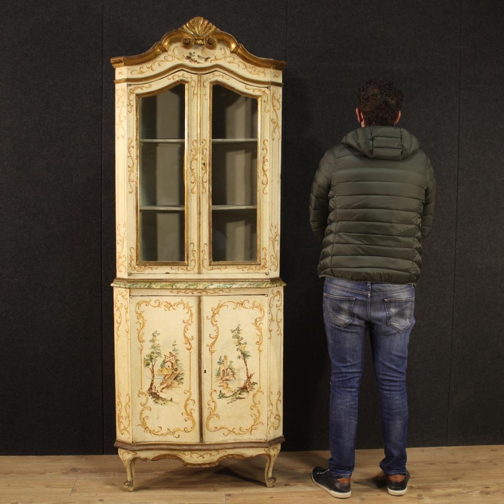 20th Century Lacquered Gilt Painted Wood Venetian Corner Cabinet, 1960 8