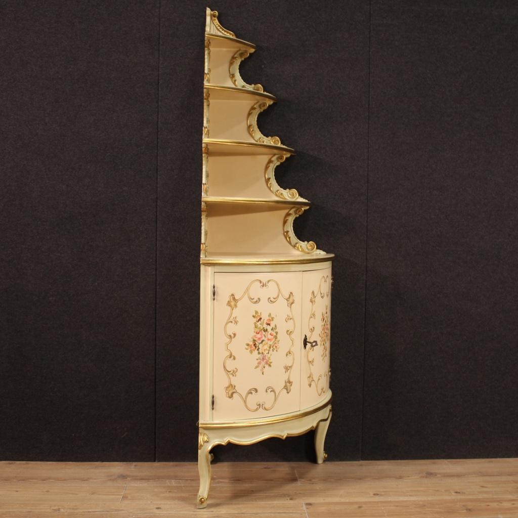 20th Century Lacquered Gold and Painted Wood Venetian Corner Cupboard, 1960 For Sale 5
