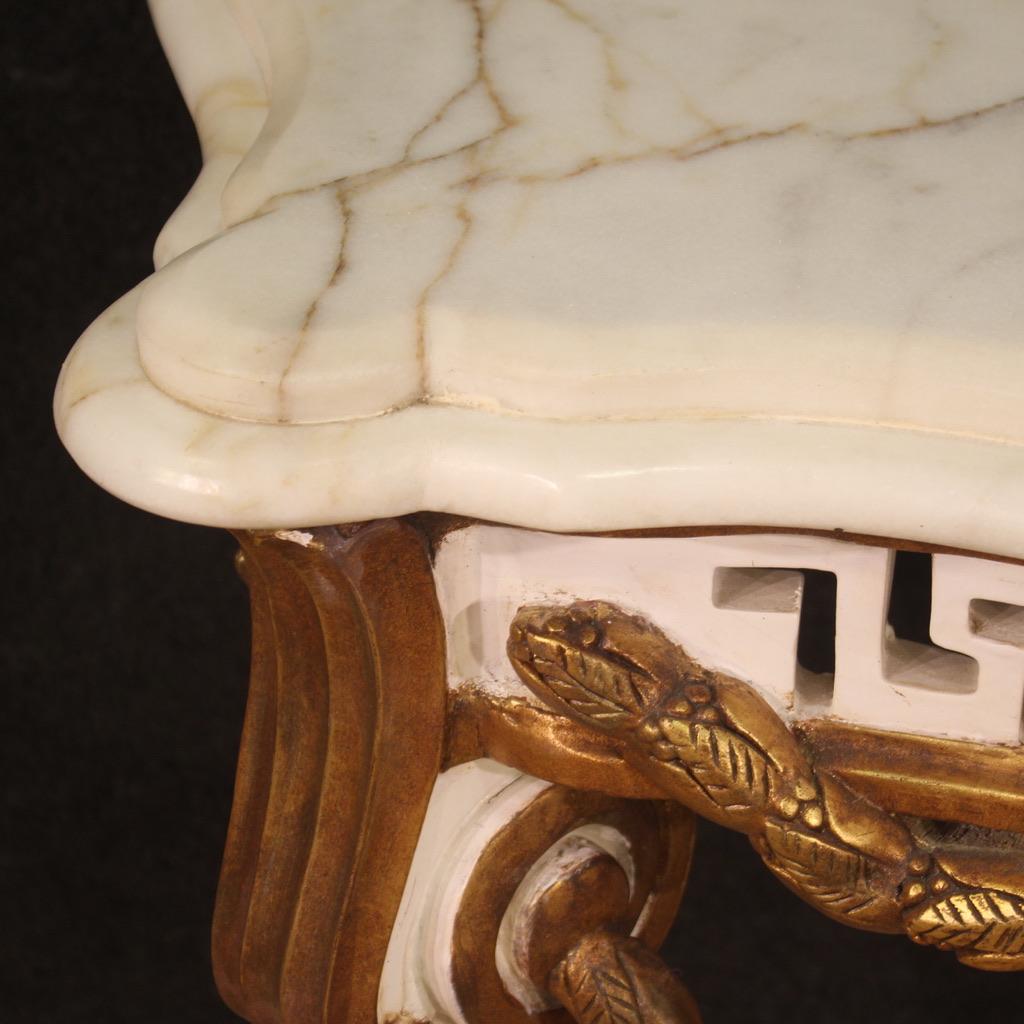 Französische Konsole aus lackiertem Goldholz mit Marmorplatte im Louis-XV-Stil des 20. Jahrhunderts (Louis XV.)
