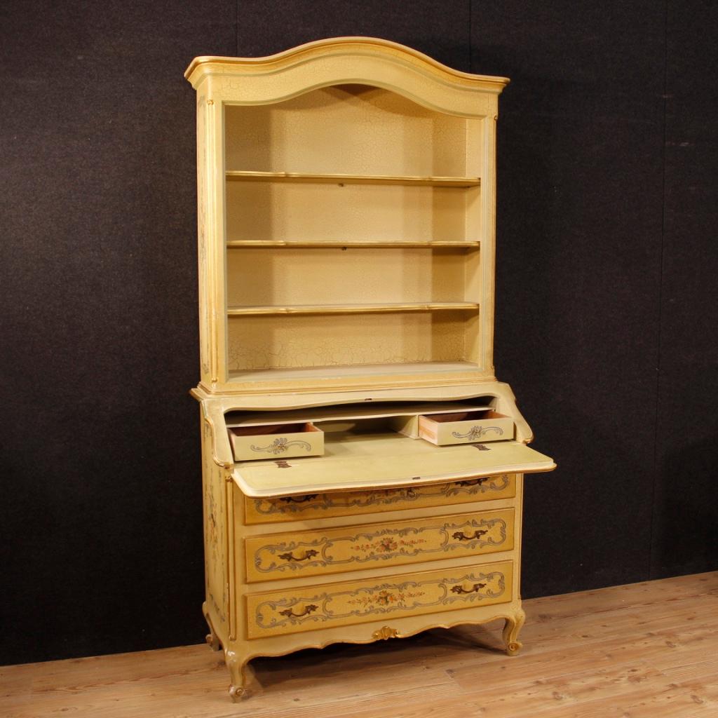 20th Century Lacquered, Painted and Gilded Wood Italian Venetian Trumeau, 1960 in vendita 1
