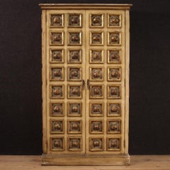 spanischer Kleiderschrank aus lackiertem und vergoldetem Holz und Gips:: 20. Jahrhundert:: 1960