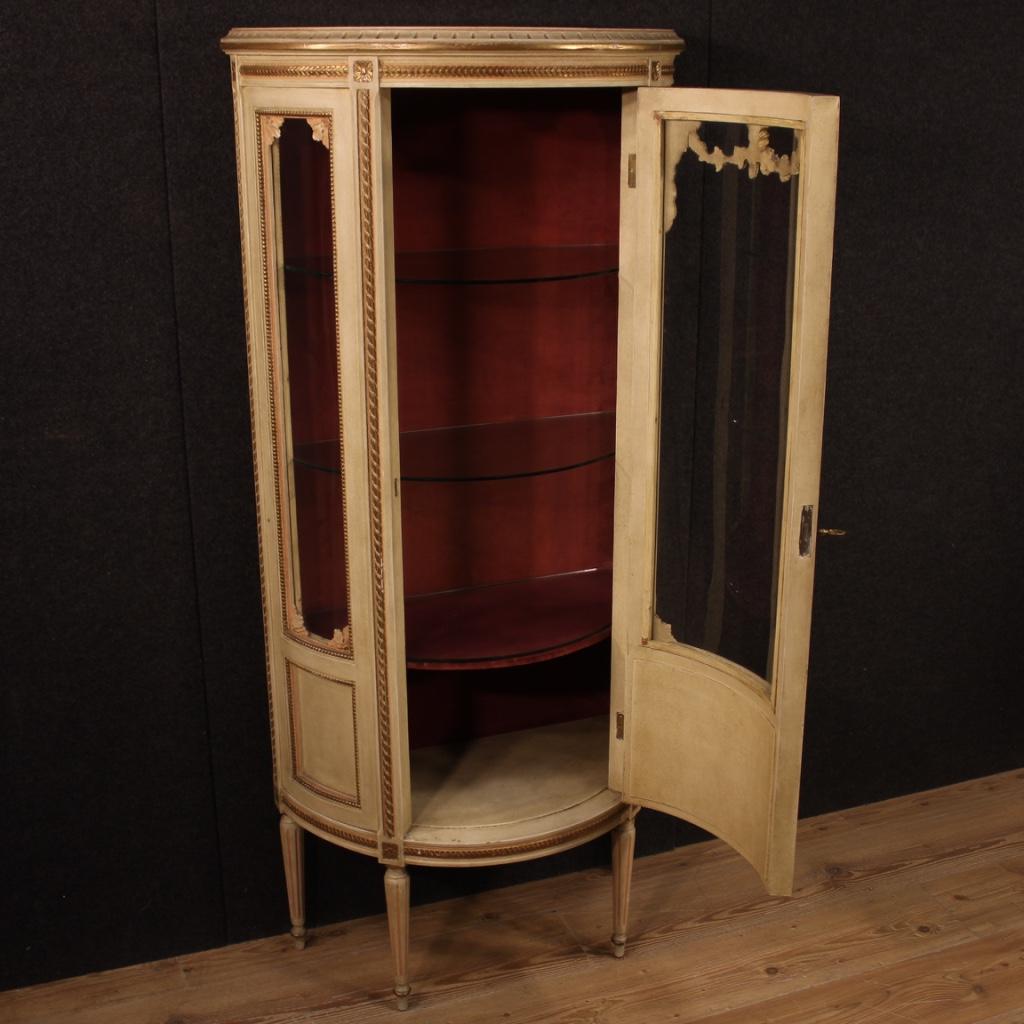 20th Century Lacquered Painted and Giltwood Italian Vitrine, 1960 2