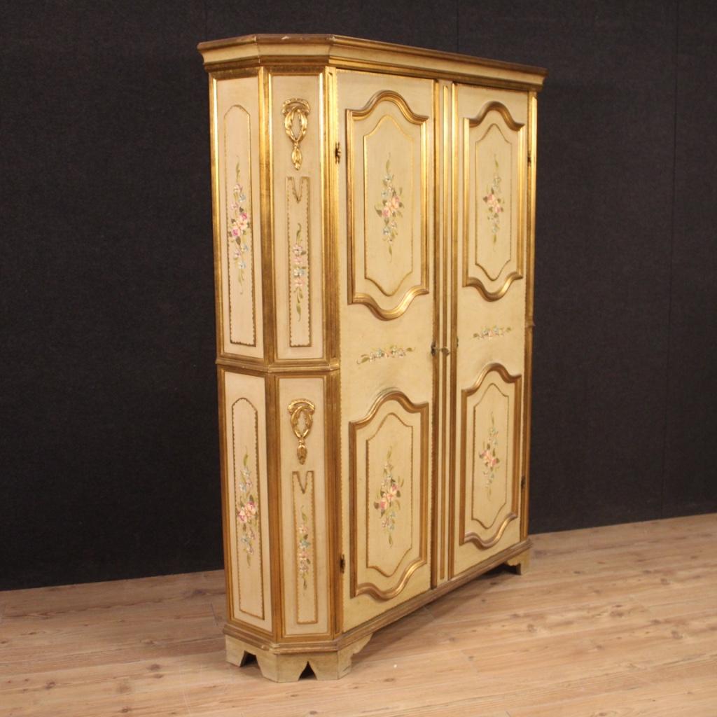 20th Century Lacquered Painted and Giltwood Italian Wardrobe, 1960 In Good Condition In Vicoforte, Piedmont