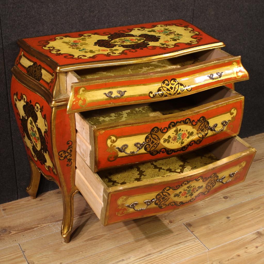 20th Century Lacquered Painted and Gilt Wood Tuscan Style Commode, 1960 In condizioni buone in vendita a Vicoforte, Piedmont