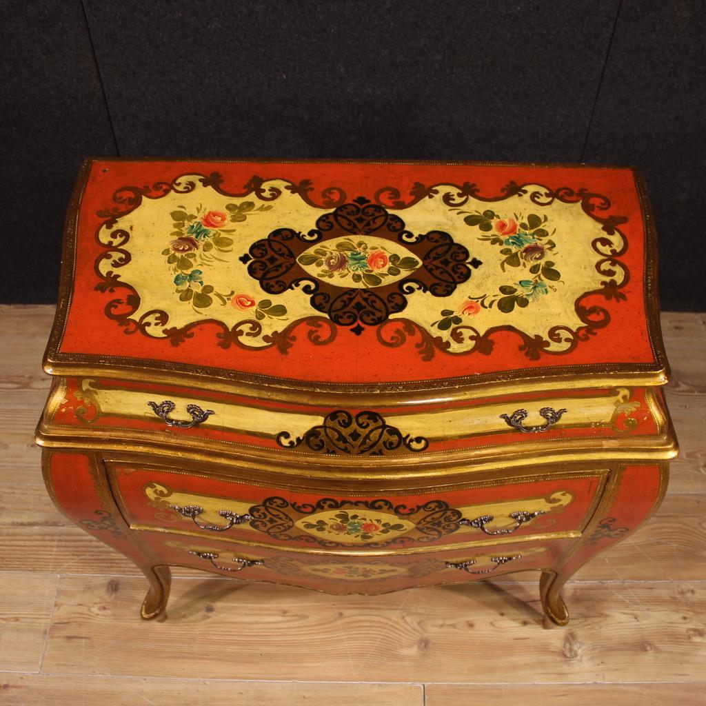 20th Century Lacquered Painted and Gilt Wood Tuscan Style Commode, 1960 in vendita 3